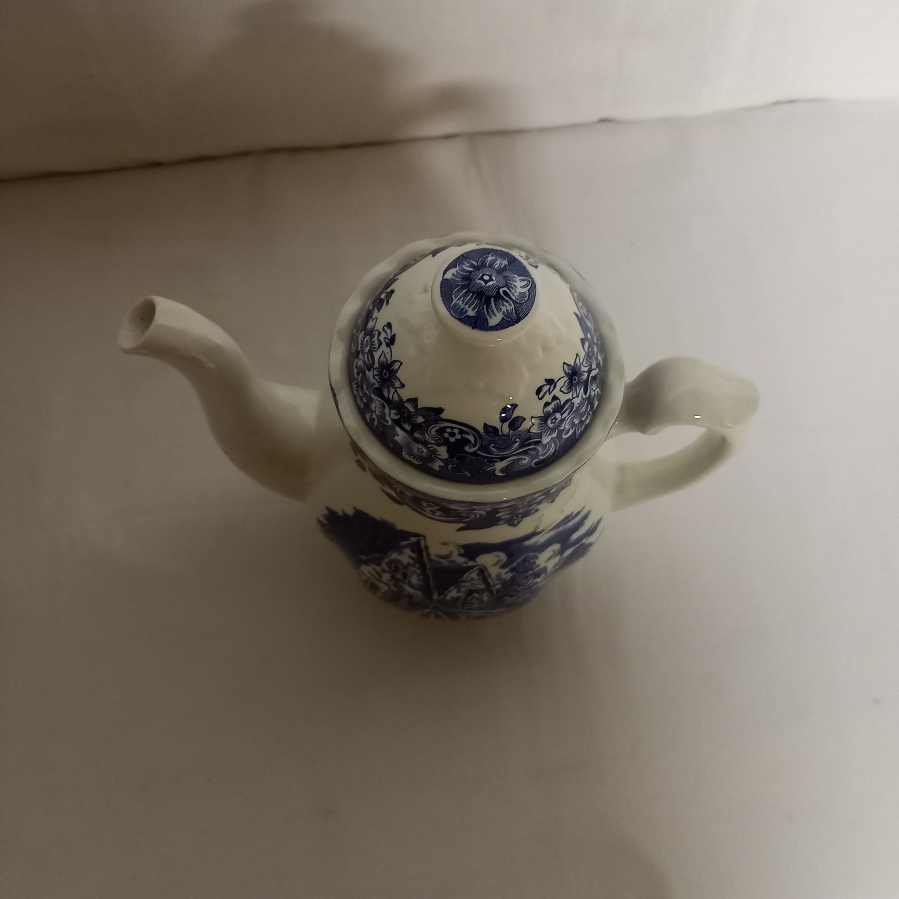 Voir photo 6 de Cafetière / théière vintage RoyalTudor Ware , série Angleterre du XVIIe siècle , vaisselle anglaise en perre de fer , fabriqué en angleterre. Cafetière / théière vintage RoyalTudor Ware , série Angleterre du XVIIe siècle , vaisselle anglaise en perre de fer , fabriqué en angleterre. Bon état reconditionné photo 6