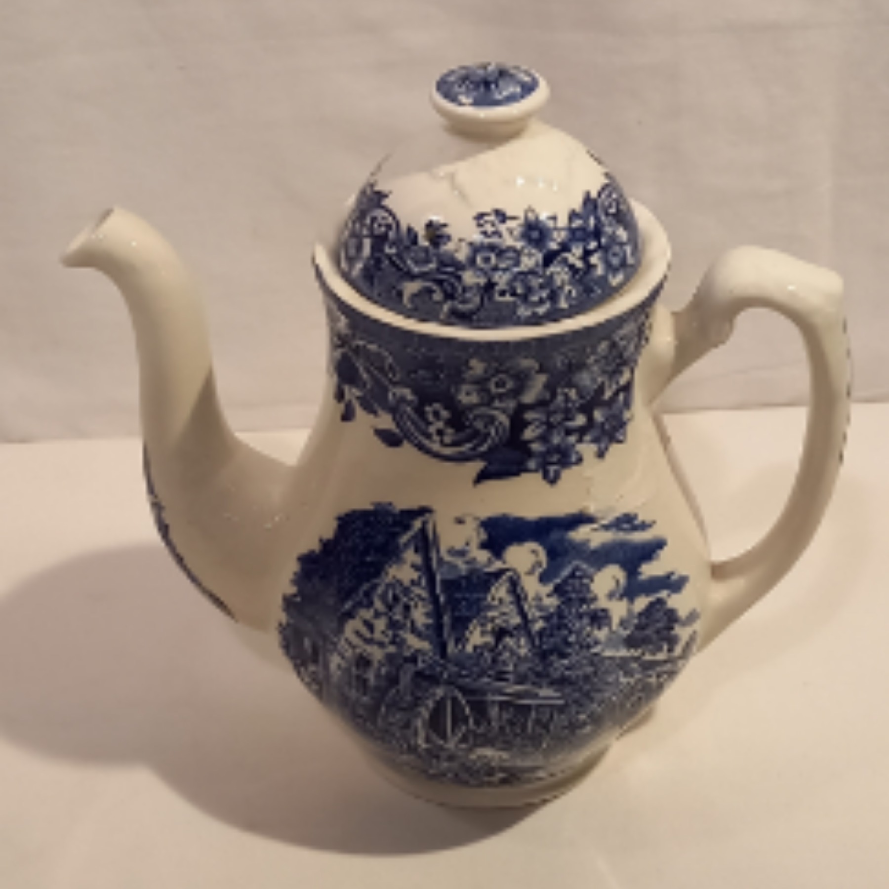 Cafetière / théière vintage RoyalTudor Ware , série Angleterre du XVIIe siècle , vaisselle anglaise en perre de fer , fabriqué en angleterre. Bon état - 30,00 € Cafetière / théière vintage RoyalTudor Ware , série Angleterre du XVIIe siècle , vaisselle anglaise en perre de fer , fabriqué en angleterre. Bon état reconditionné disponible sur Label Emmaüs