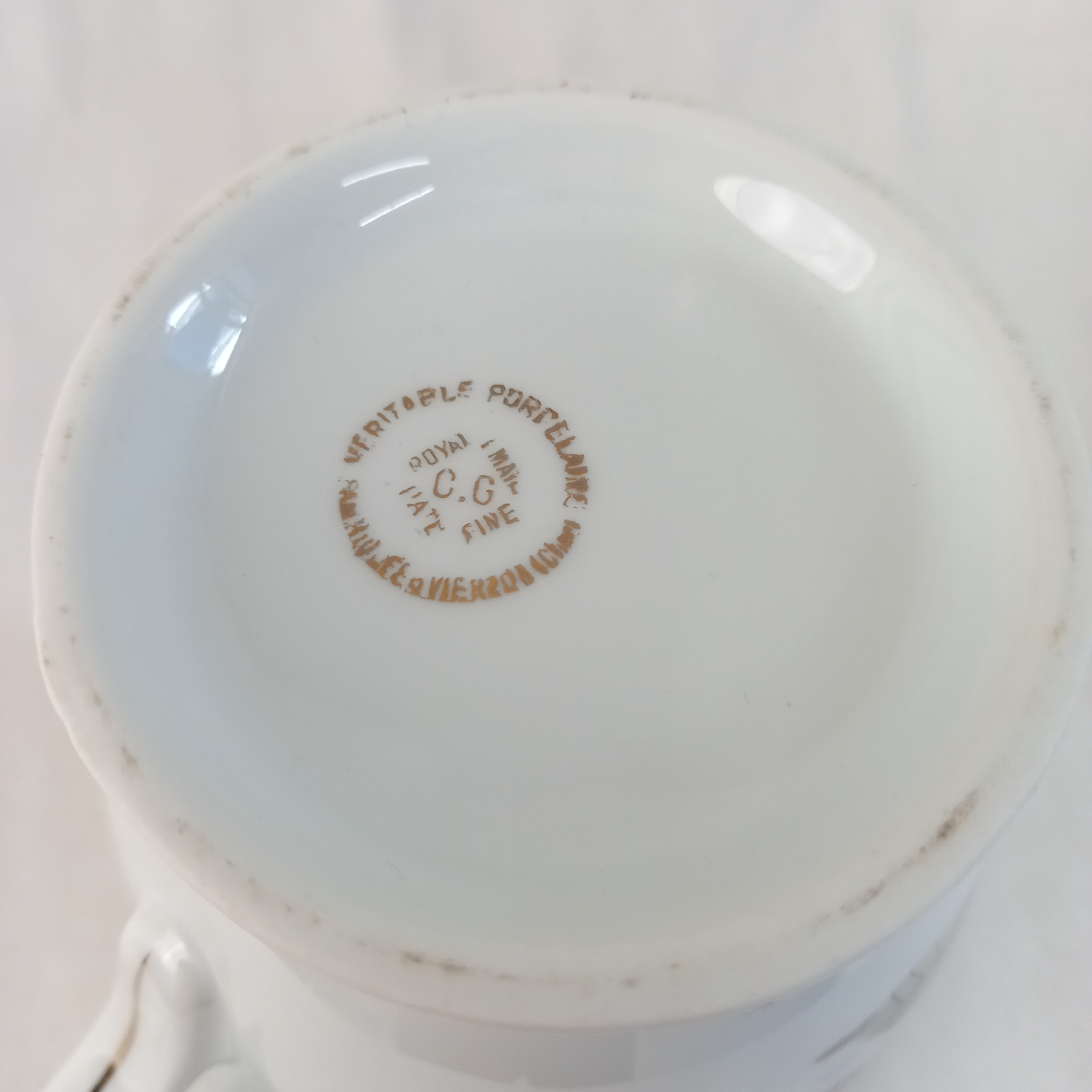 Voir photo 6 de Cafetière verseuse en porcelaine de Vierzon, estampillée CG Cafetière verseuse en porcelaine de Vierzon, estampillée CG Très bon état reconditionné photo 6