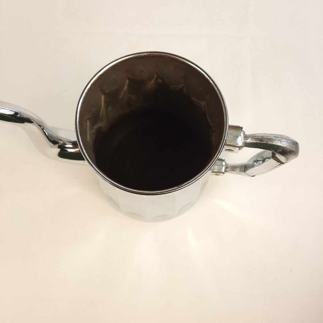 Voir photo 3 de Cafetière vintage modern style en cuivre pur nickelé chromé Cafetière vintage modern style en cuivre pur nickelé chromé Bon état reconditionné photo 3