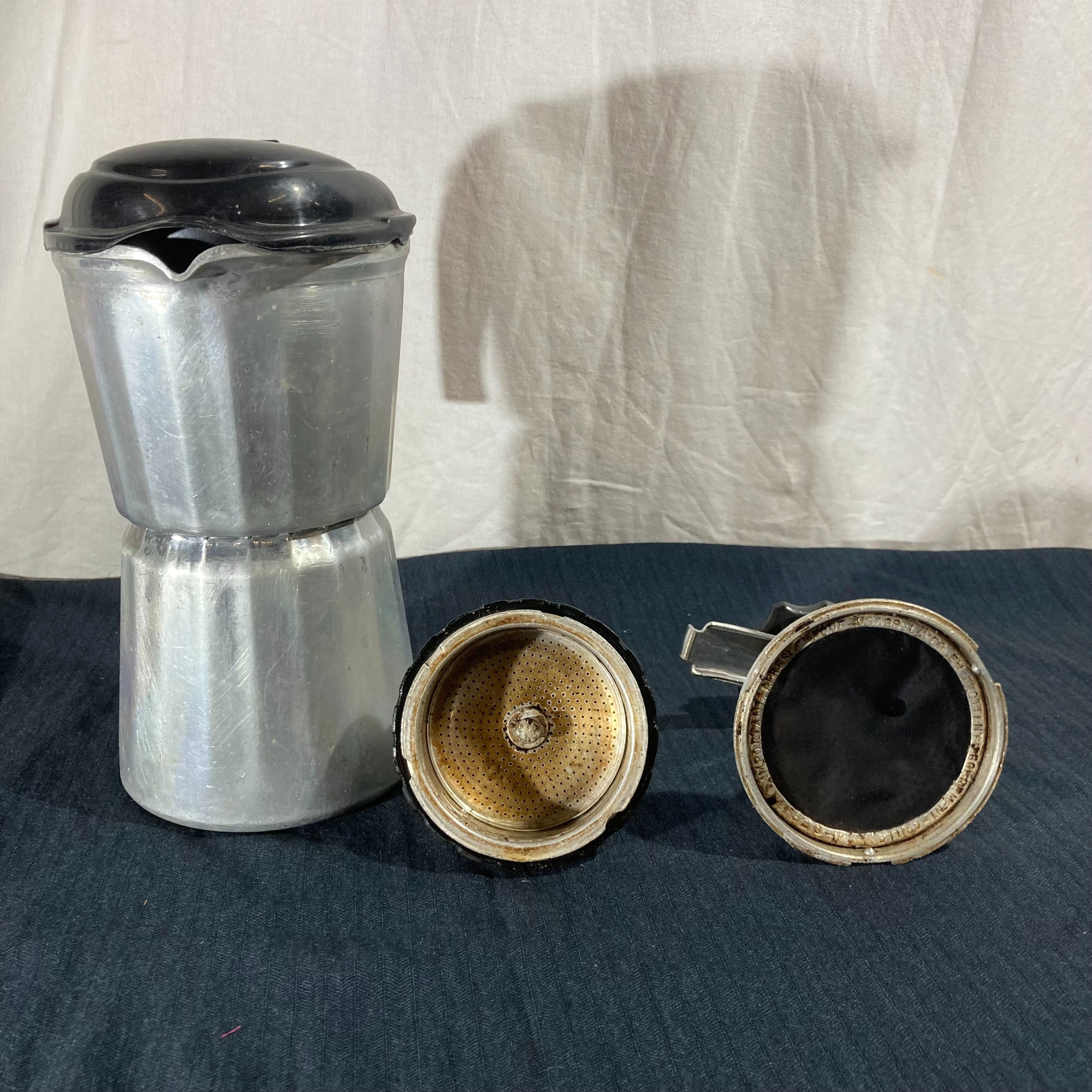 Voir photo 11 de Cafetière Vintage SEB Express – Aluminium & Bakélite – Années 60/70 Cafetière Vintage SEB Express – Aluminium & Bakélite – Années 60/70 Bon état reconditionné photo 11