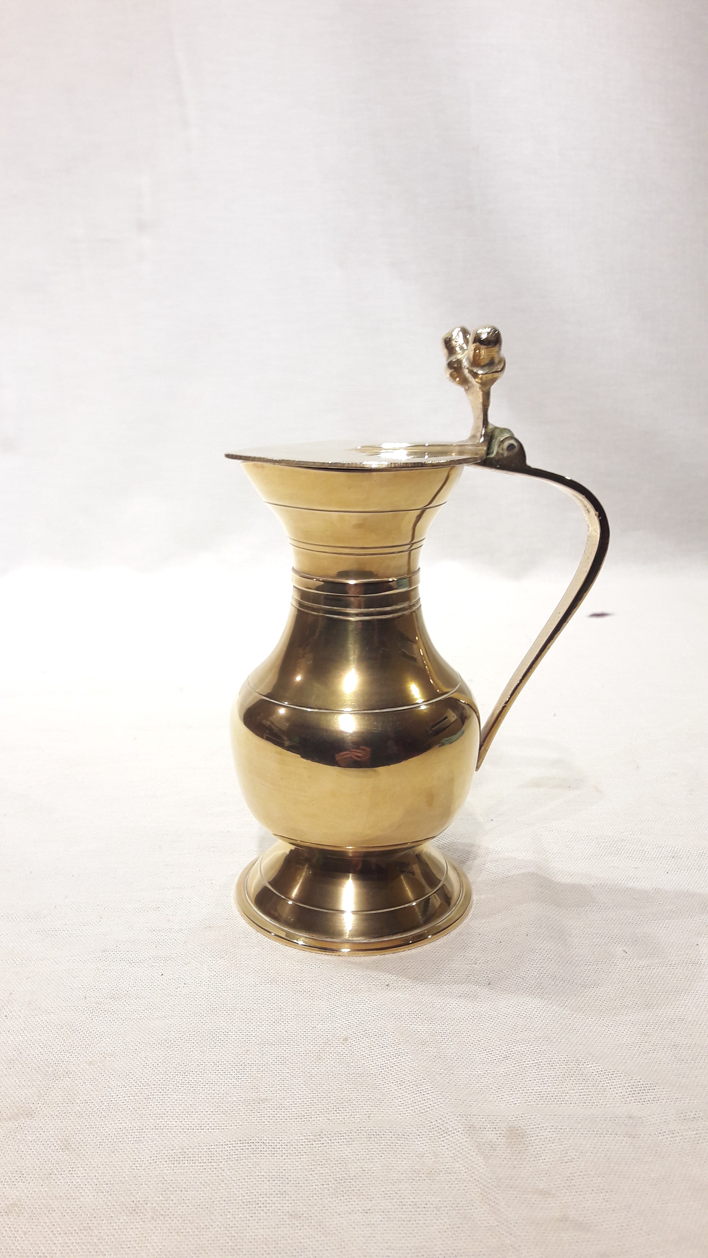 Cafetière Vintage Très bon état - 32,00 € Cafetière Vintage Très bon état reconditionné disponible sur Label Emmaüs