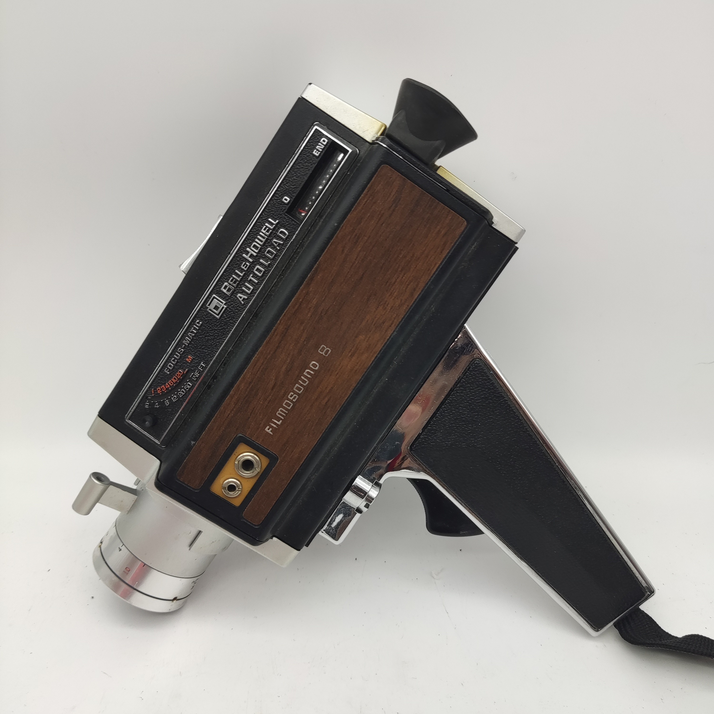Acheter Camera Bell Howel filmosound 8 autoload Bon état - 10,00 € Camera Bell Howel filmosound 8 autoload Bon état reconditionné disponible sur Label Emmaüs
