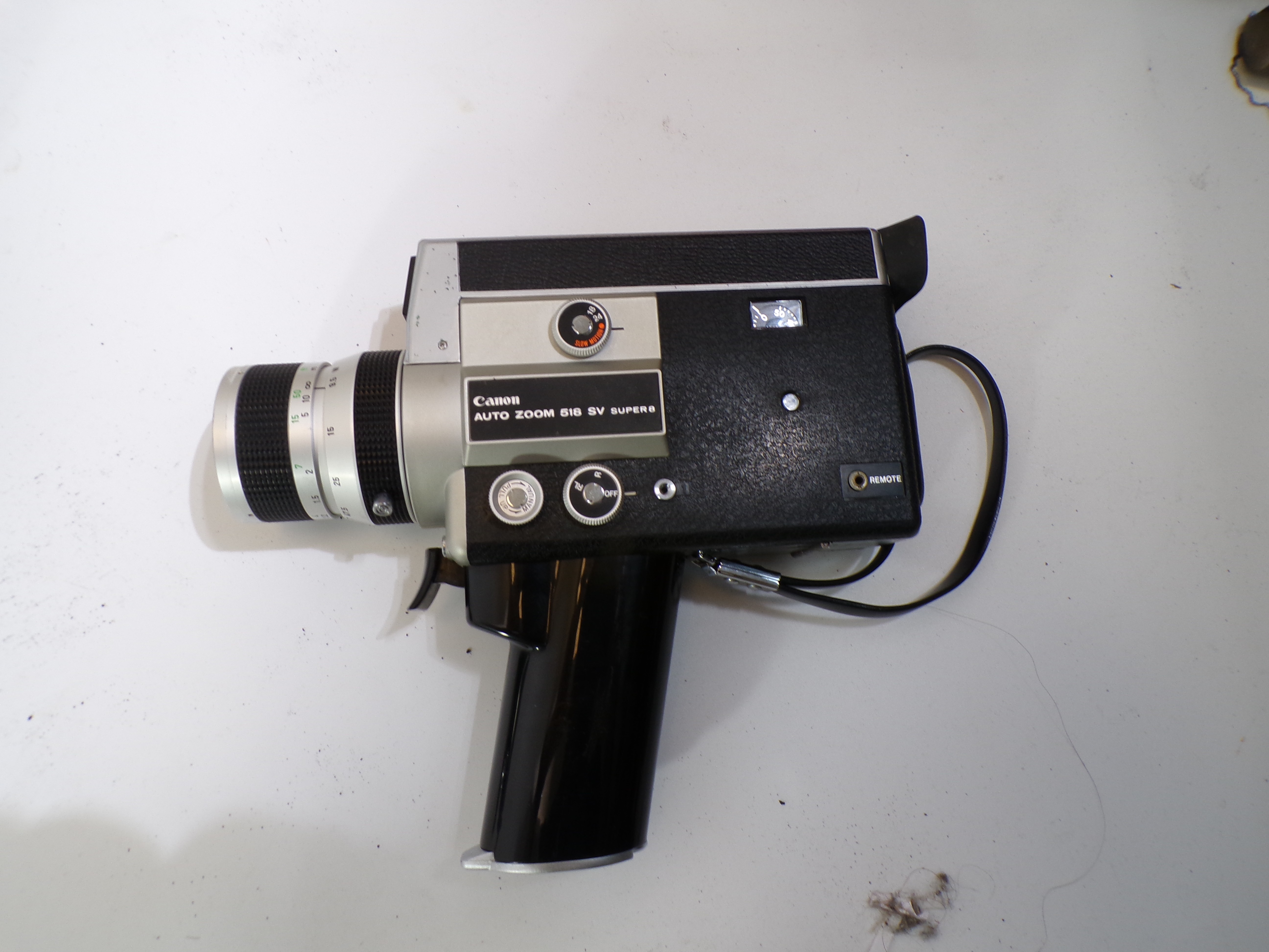 Voir photo 2 de Caméra Super 8 Canon Auto Zoom 518 SV + Mallette d'origine Caméra Super 8 Canon Auto Zoom 518 SV + Mallette d'origine très bon état reconditionné photo 2