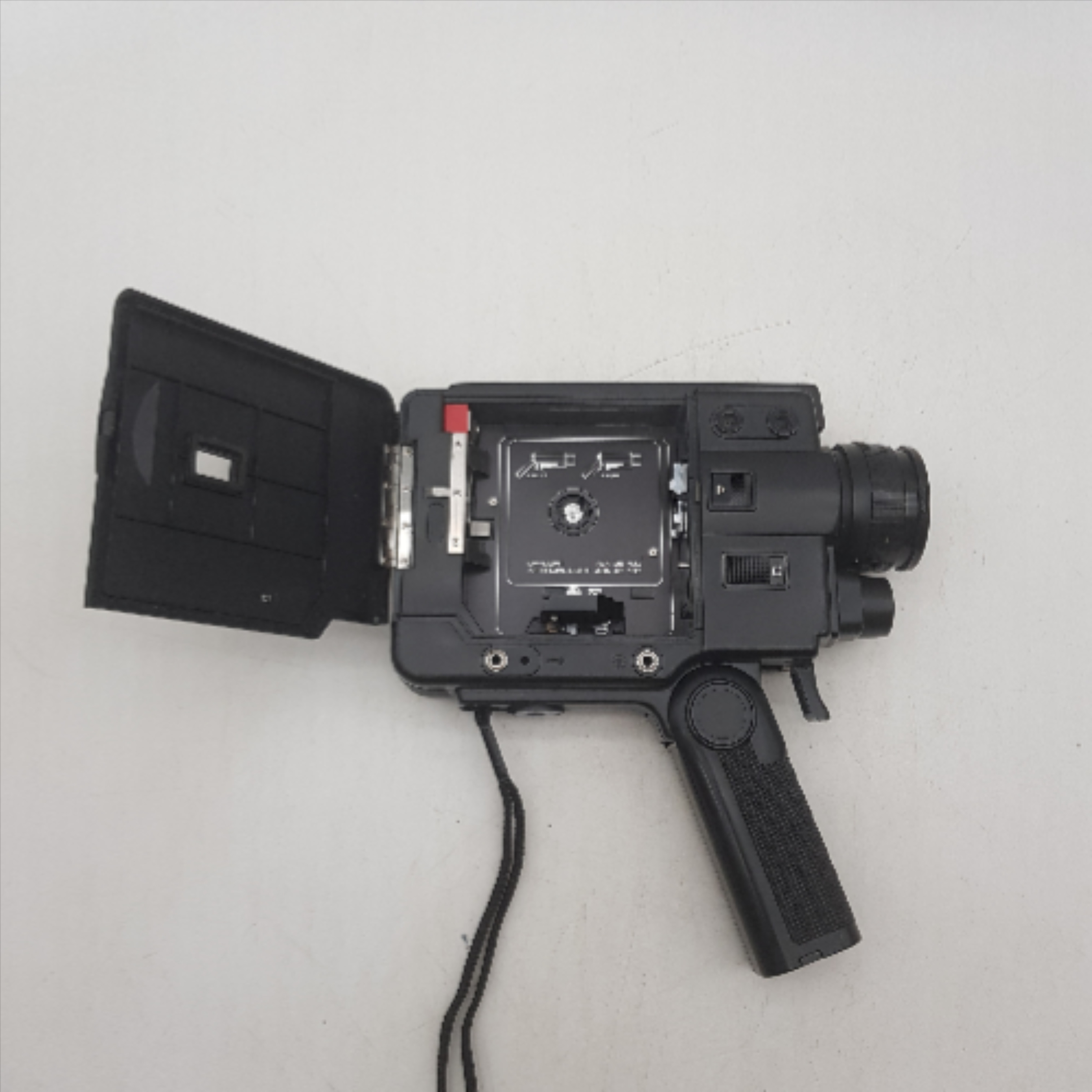 Voir photo 6 de Caméra Super 8 - Chinon 20 P x L / Direct Sound Caméra Super 8 - Chinon 20 P x L / Direct Sound bon état reconditionné photo 6
