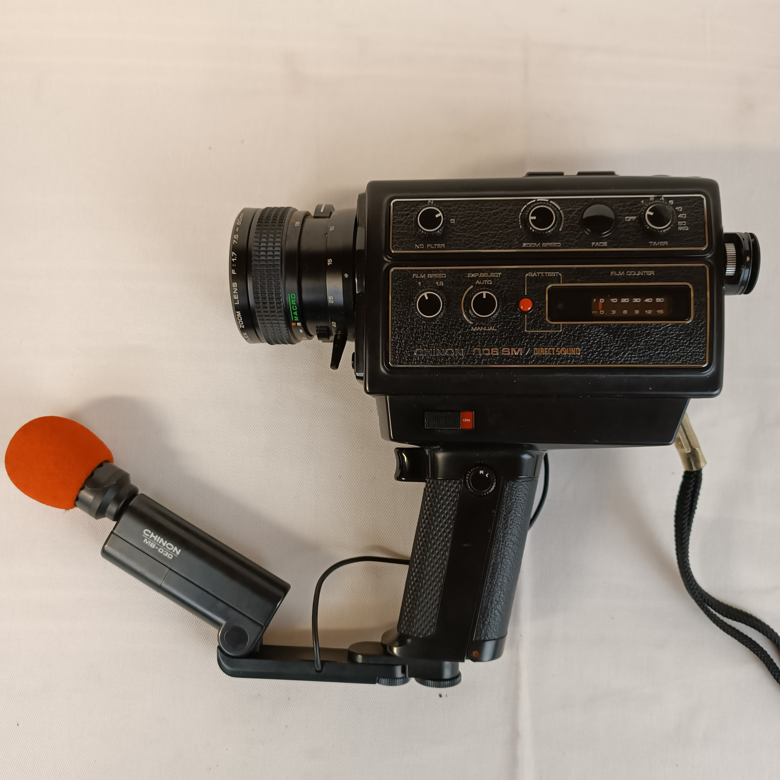 Voir photo 2 de Caméra super 8 son direct "Chinon 806 SM / Direct Sound" (années 1960) Caméra super 8 son direct "Chinon 806 SM / Direct Sound" (années 1960) État correct reconditionné photo 2