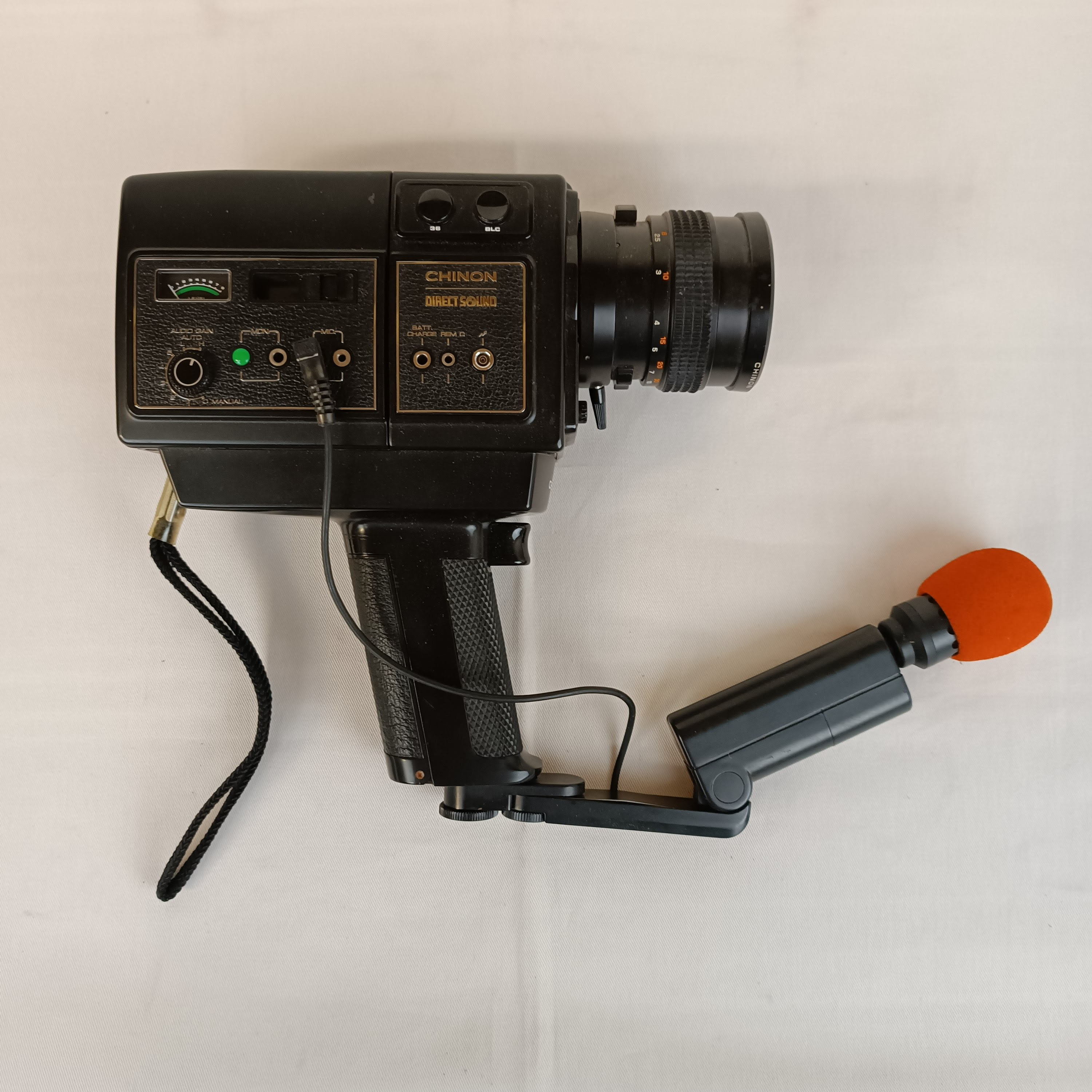 Voir photo 3 de Caméra super 8 son direct "Chinon 806 SM / Direct Sound" (années 1960) Caméra super 8 son direct "Chinon 806 SM / Direct Sound" (années 1960) État correct reconditionné photo 3