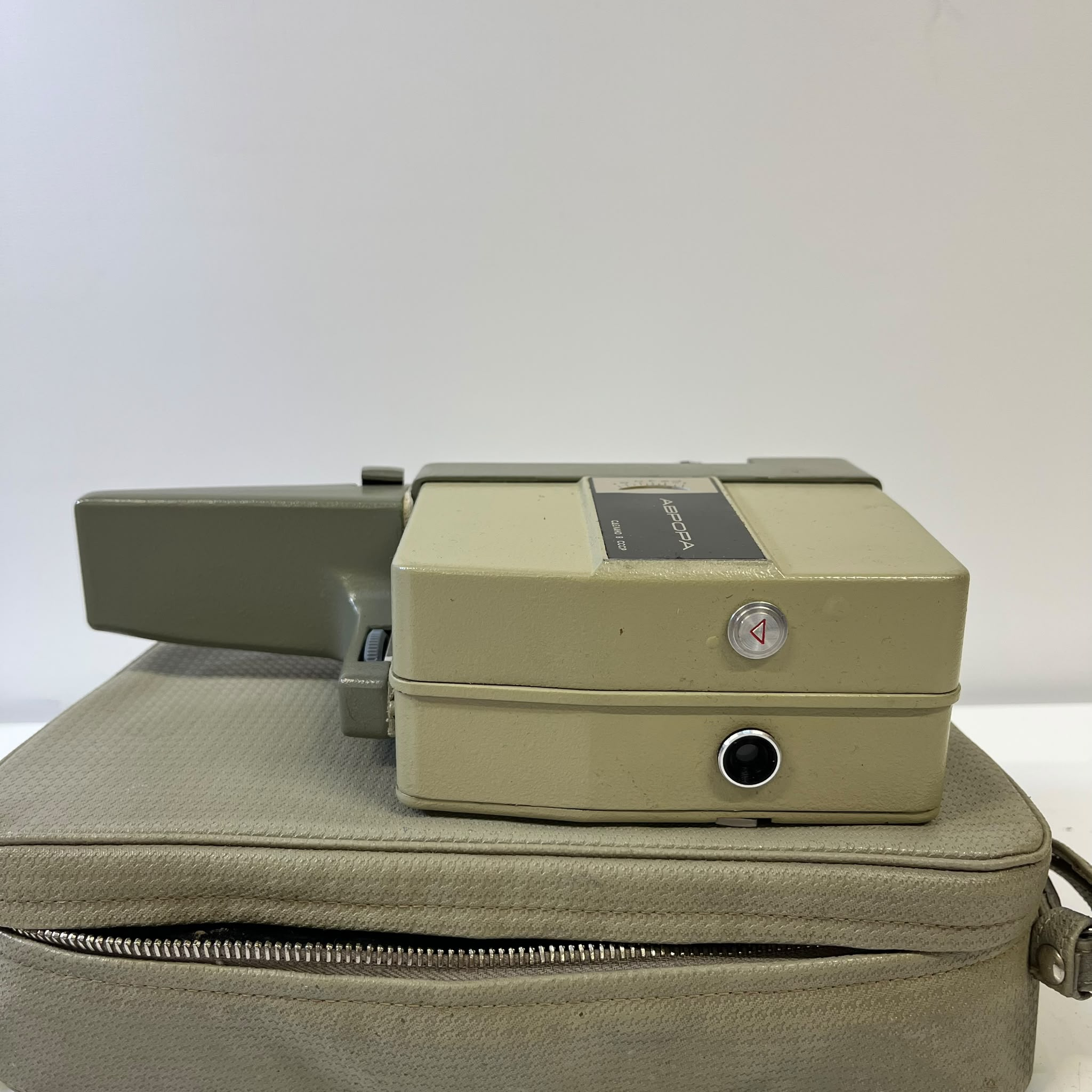 Voir photo 2 de Caméra vintage Avrora Super 8 LOMO - Fabriquée en URSS - Sacoche d'origine - Non testée | Dero Caméra vintage Avrora Super 8 LOMO - Fabriquée en URSS - Sacoche d'origine - Non testée Bon état reconditionné photo 2 | Dero