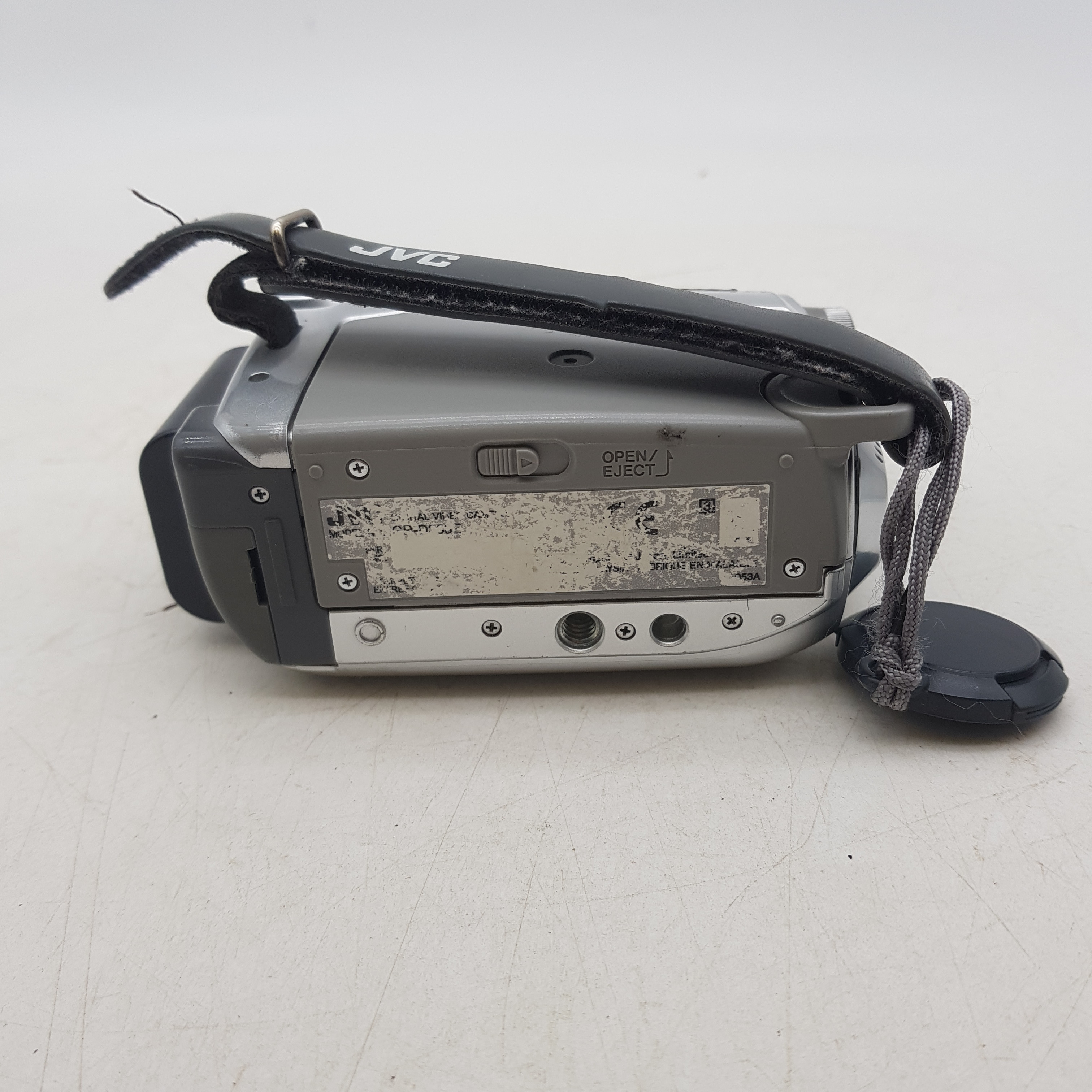 Voir photo 3 de Caméscope caméra JVC 32 x optical HyperZoom Caméscope caméra JVC 32 x optical HyperZoom Bon état reconditionné photo 3