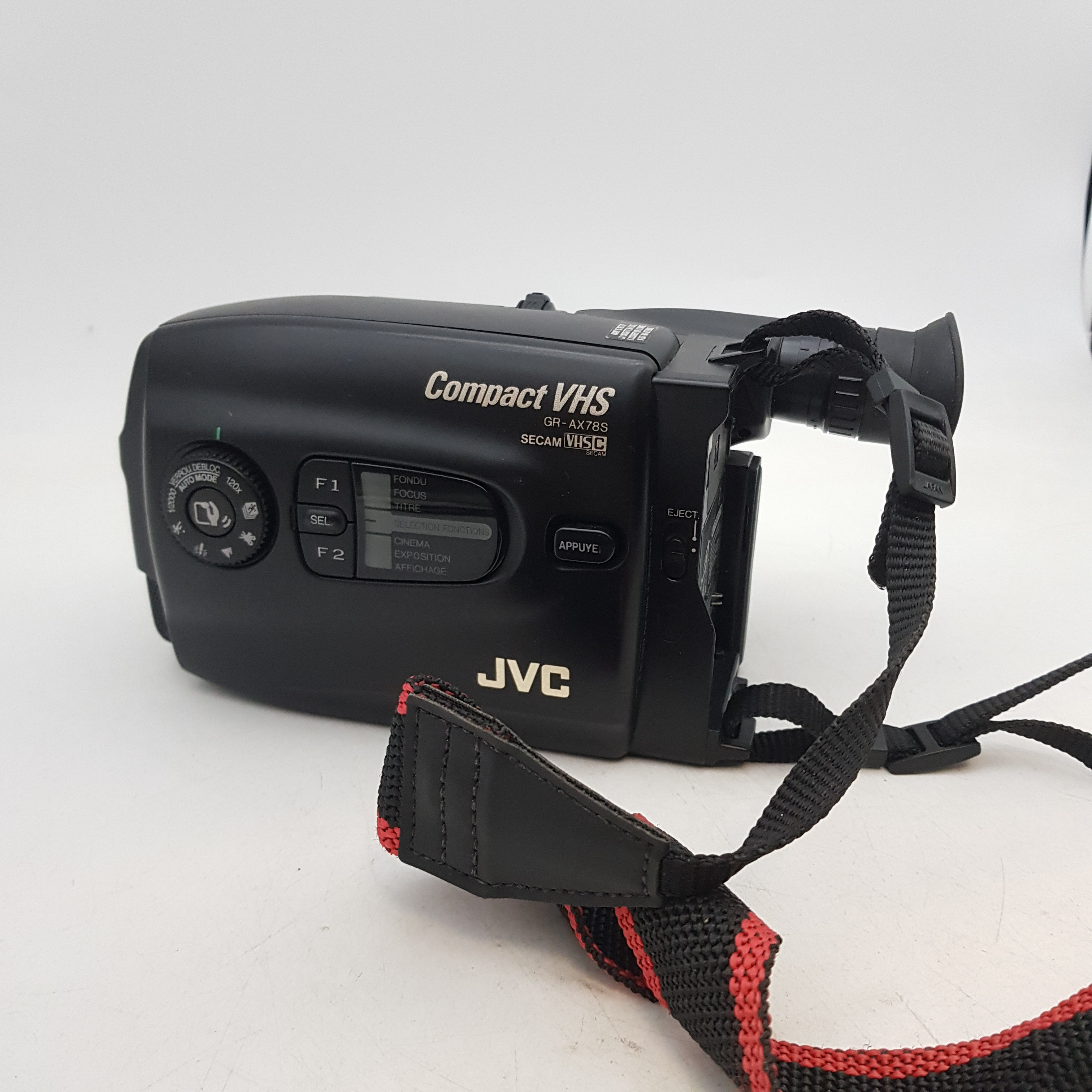 Voir photo 3 de Caméscope JVC GR-AX785 avec sa sacoche et son chargeur Caméscope JVC GR-AX785 avec sa sacoche et son chargeur Bon état reconditionné photo 3