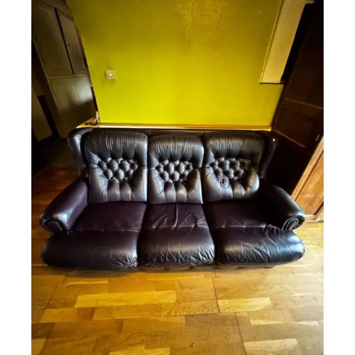 Canapé Chesterfield 3 places en cuir noir ¿ Style vintage élégant Bon état reconditionné disponible sur Rakuten