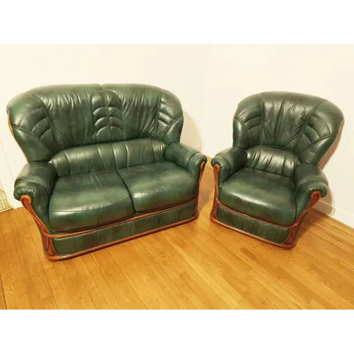 Canapé cuir vert 2 places 135 cm de largeur + Fauteuil cuir vert assorti 80 cm de largeur Bon état - 90,00 € Canapé cuir vert 2 places 135 cm de largeur + Fauteuil cuir vert assorti 80 cm de largeur Bon état reconditionné disponible sur Rakuten