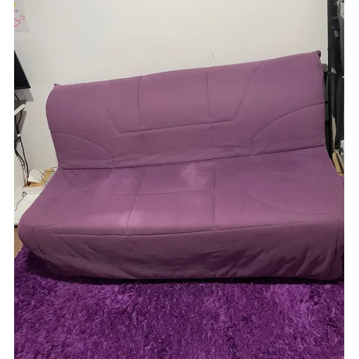 Canapé lit banquette BZ/ clic-clac violet 190x160cm Pratique et fonctionnelle, la banquette est déhoussable. Le matelas en mousse HR 35 de 13 cm est en parfait état. Bon état reconditionné disponible sur Rakuten