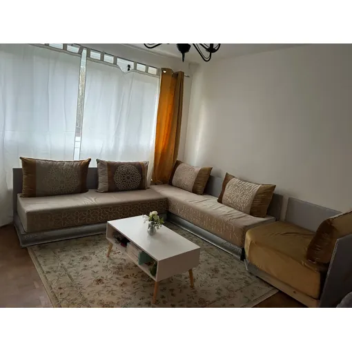 Canapé Marocain En Bon État Avec Une Assise Confortable À Noter : Un Panneau Latéral Présente Un Trou (Voir Photo), Mais Cela Ne Gêne Pas L¿Utilisation. Bon état reconditionné disponible sur Rakuten