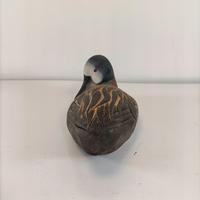 Voir photo 5 de Canard décoratif en bois sculpté et peint à la main – vintage artisanat Uruguay Canard décoratif en bois sculpté et peint à la main – vintage artisanat Uruguay Très bon état reconditionné photo 5