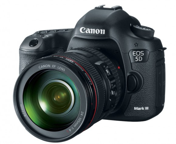Canon EOS 5D Mark III + EF 24-105mm Kit d'appareil-photo SLR 22,3 MP CMOS 5760 x 3840 pixels Noir - Très bon état Très bon état Canon reconditionné disponible sur Pixmania