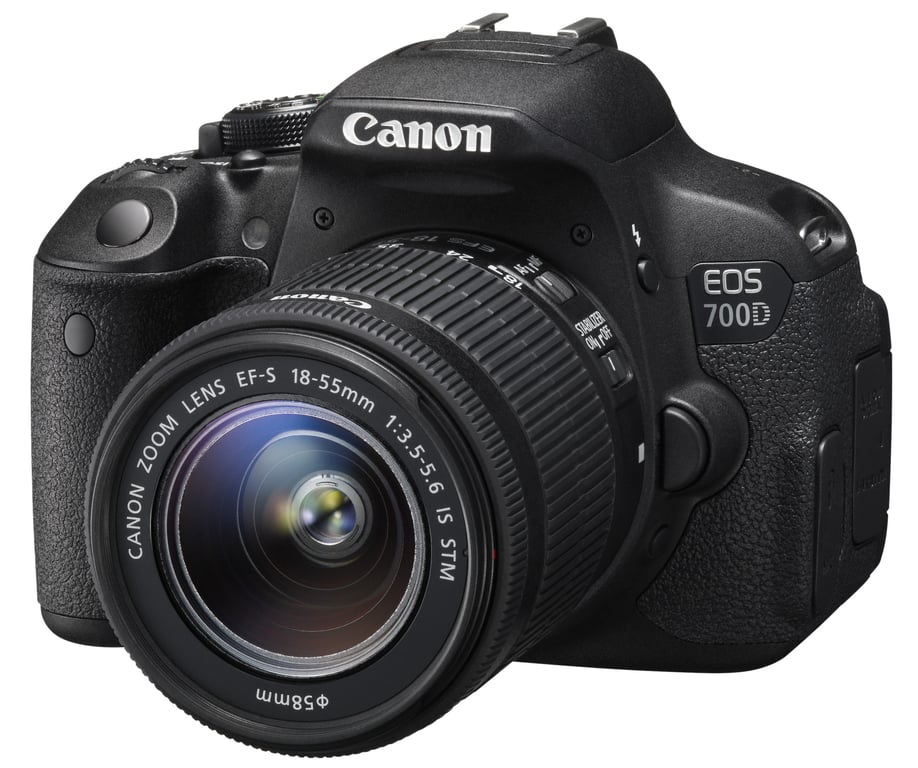 Canon EOS 700D + EF-S 18-55mm Kit d'appareil-photo SLR 18 MP CMOS 5184 x 3456 pixels Noir - Bon état Bon état Canon reconditionné disponible sur Pixmania | Dero