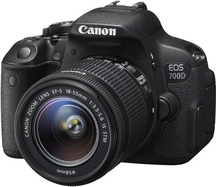 Canon EOS 700D Noir EF-S 18-55mm 3.5-5.6 IS STM Bon état Canon reconditionné disponible sur Refurbed | Dero