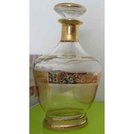 Carafe À Liqueur Ancienne Vintage En Verre Teinté Avec Décorations Dorées Brillantes-Forme Galbée-Bouchon Assorti-Hauteur 20cm (22cm Avec Le Bouchon)-Fabrication Artisanale Avec Défauts Bon état reconditionné disponible sur Rakuten