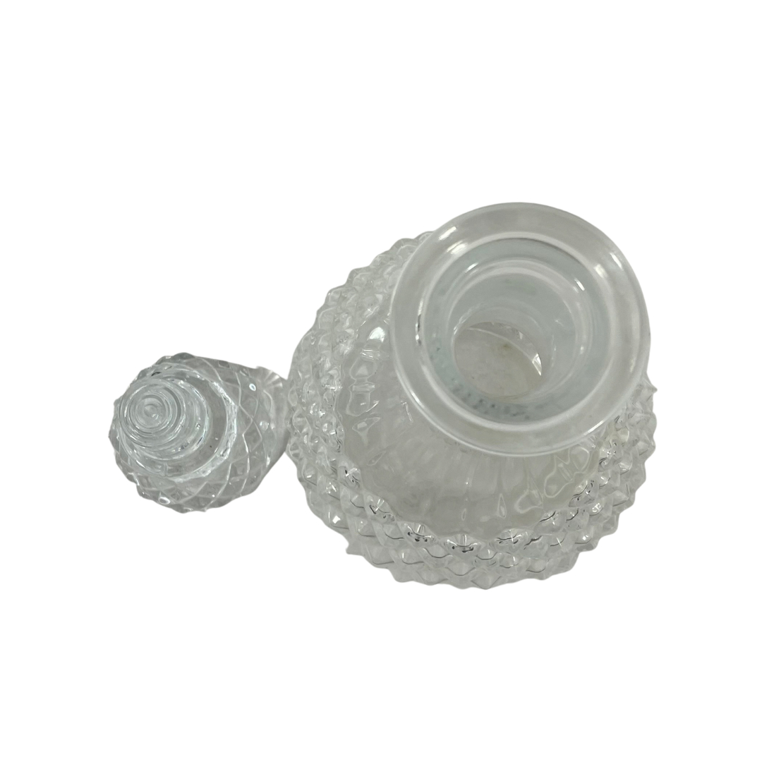 Voir photo 10 de Carafe à Liqueur en Cristal d'Arques – Pointe de diamant - Années 70 Carafe à Liqueur en Cristal d'Arques – Pointe de diamant - Années 70 Très bon état reconditionné photo 10