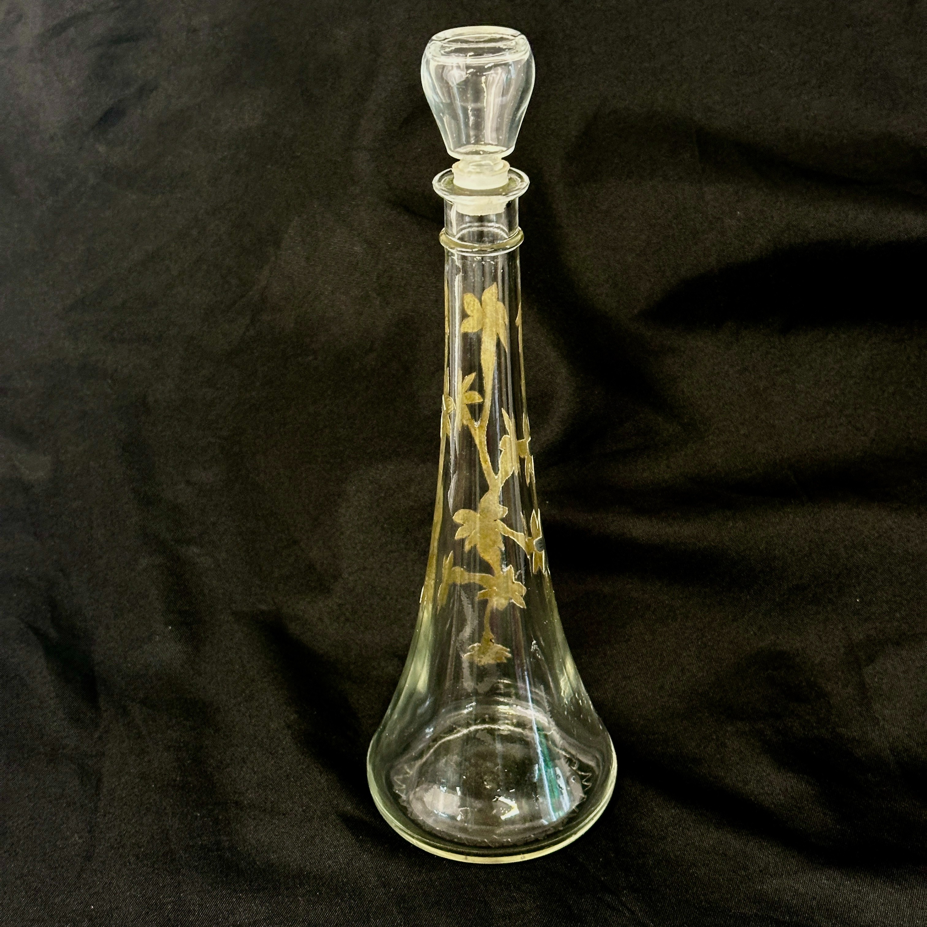 Voir photo 6 de Carafe à liqueur en verre décor floral en étain Carafe à liqueur en verre décor floral en étain Bon état reconditionné photo 6