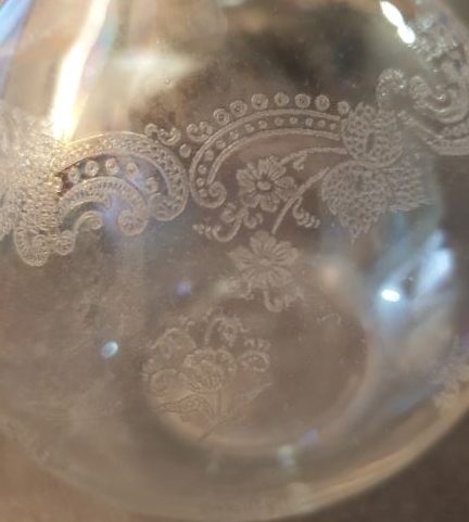 Voir photo 3 de Carafe à liqueur Motif fleuri Ancien chic Carafe à liqueur Motif fleuri Ancien chic Bon état reconditionné photo 3