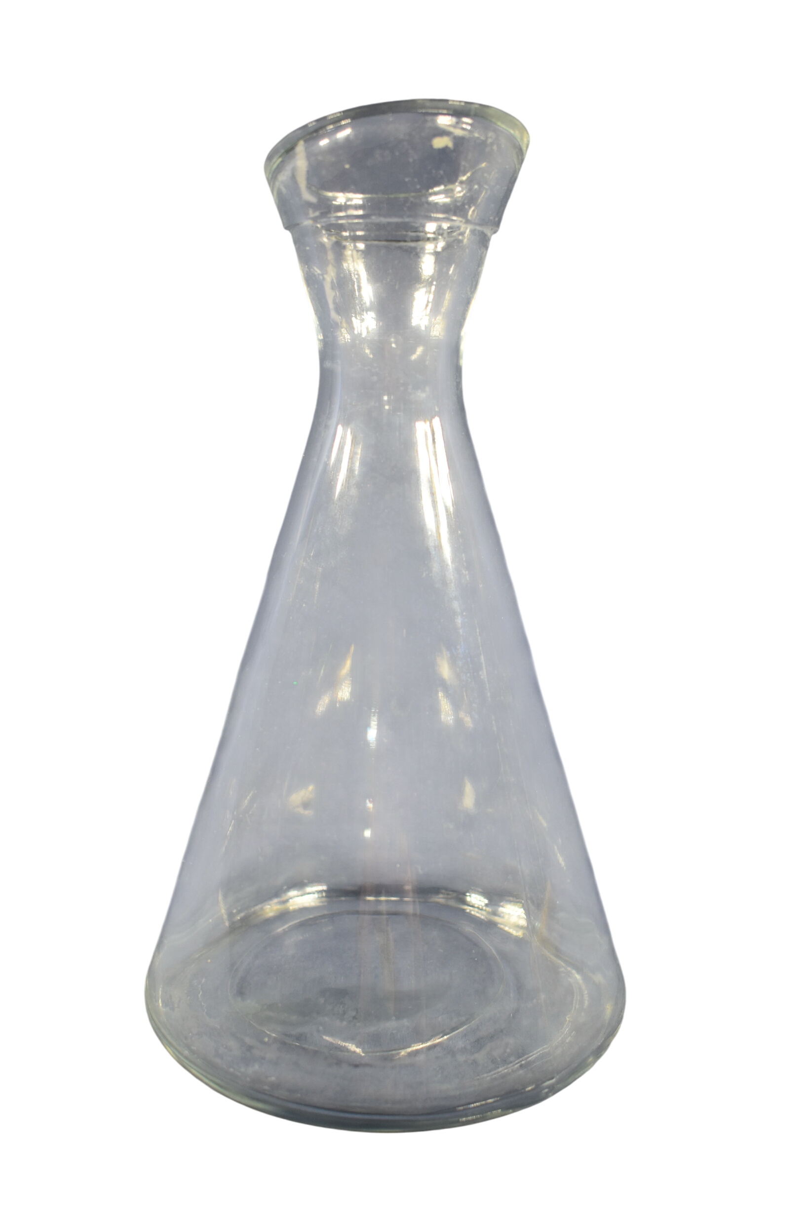 Acheter Carafe à vin conique, hauteur 25 et diamètre 14 cm. Bon état - 11,00 € Carafe à vin conique, hauteur 25 et diamètre 14 cm. Bon état reconditionné disponible sur Label Emmaüs
