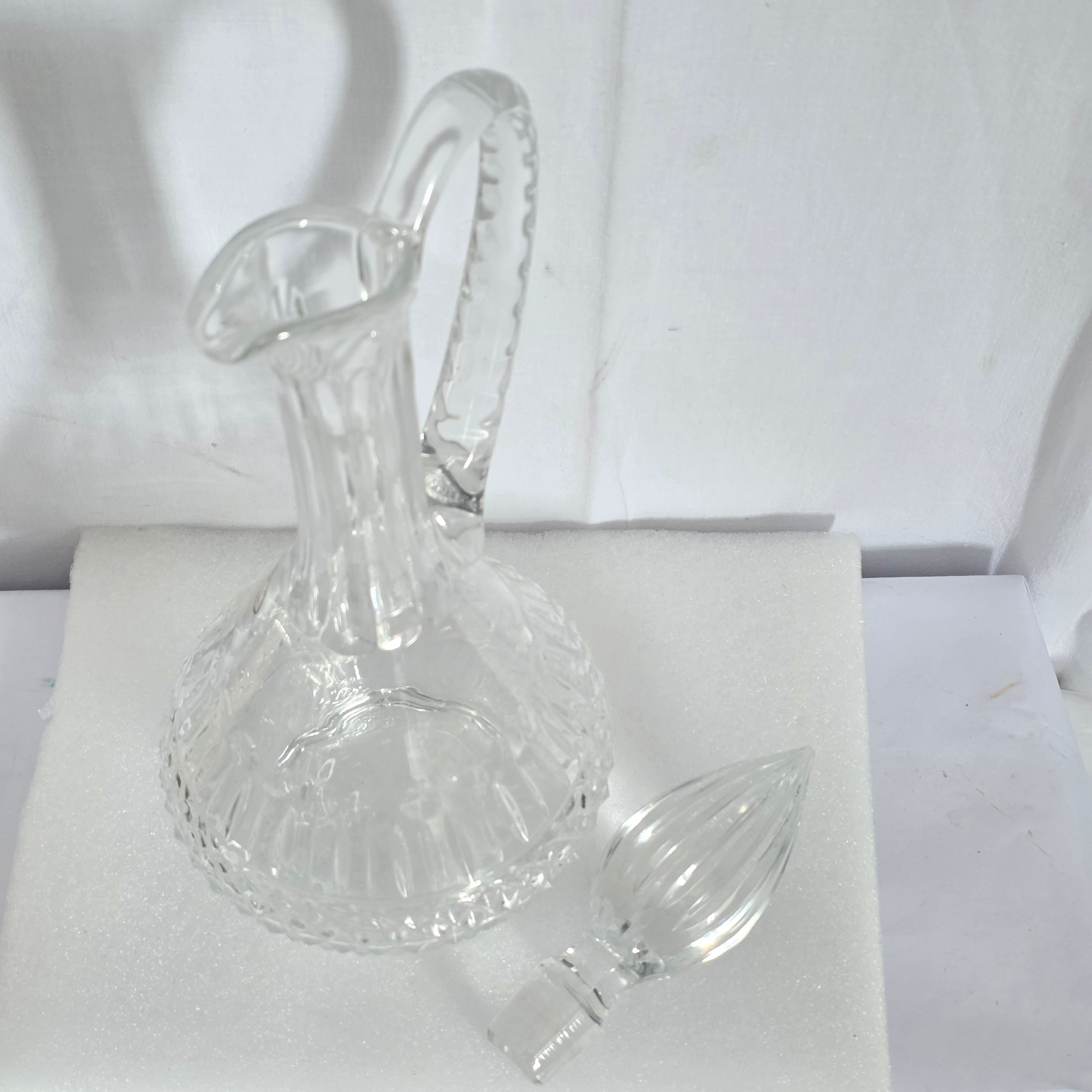 Voir photo 3 de Carafe à Vin en Cristal de Paris – Taille Main Carafe à Vin en Cristal de Paris – Taille Main Très bon état reconditionné photo 3