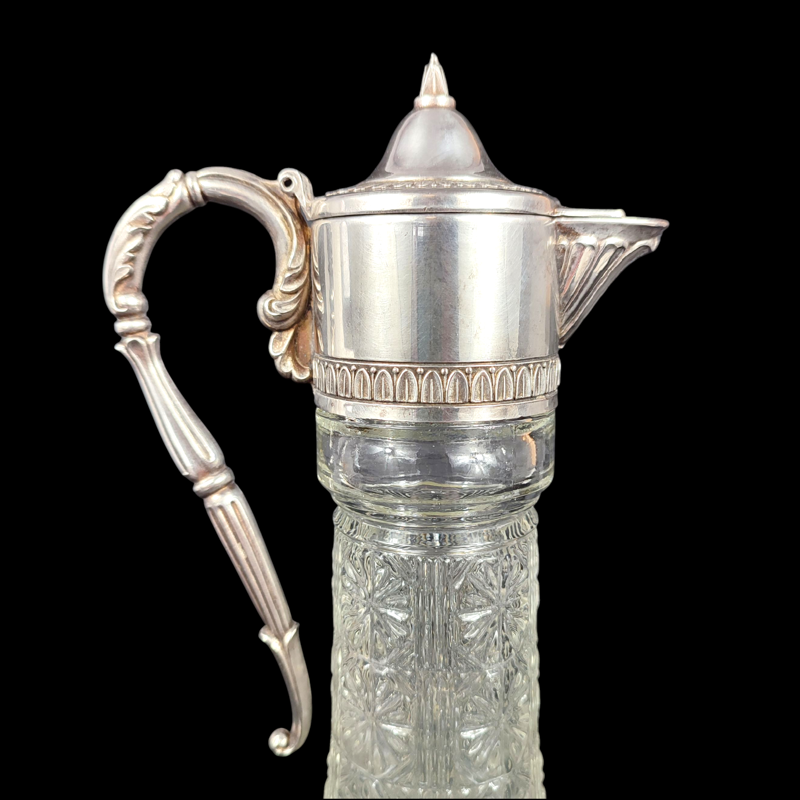 Voir photo 4 de Carafe à vin en verre avec couvercle argenté Carafe à vin en verre avec couvercle argenté Bon état reconditionné photo 4