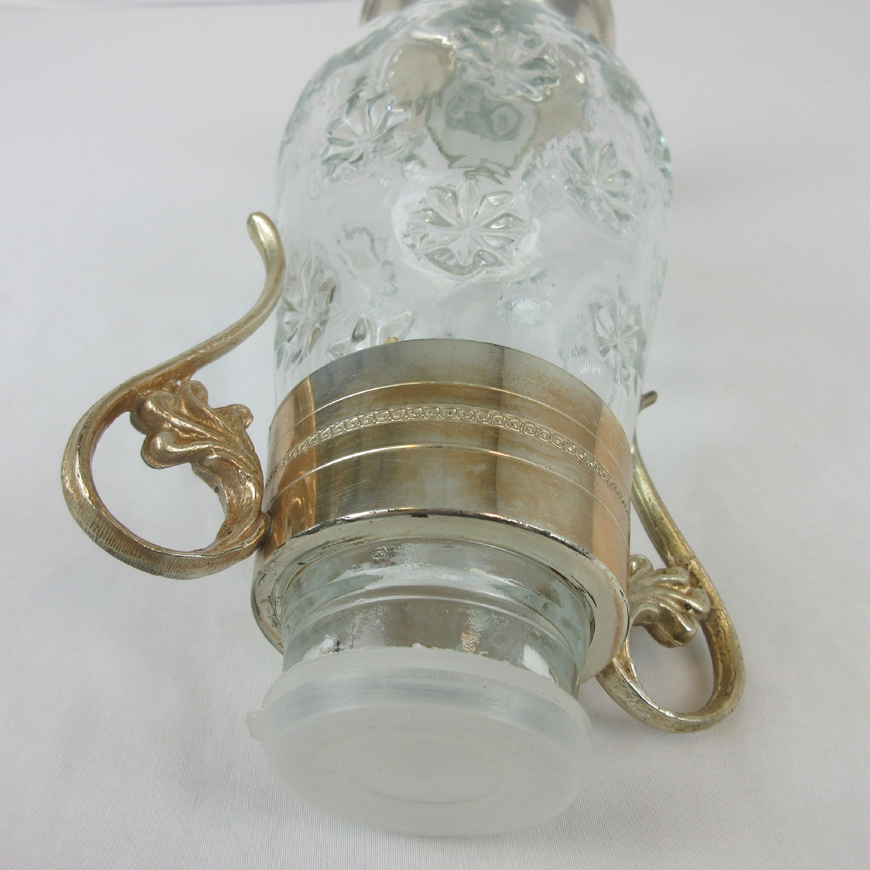 Voir photo 5 de Carafe en verre et métal argenté Carafe en verre et métal argenté Bon état reconditionné photo 5