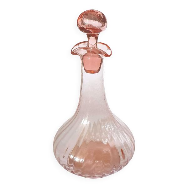 Carafe en verre rose Bon état reconditionné disponible sur Selency