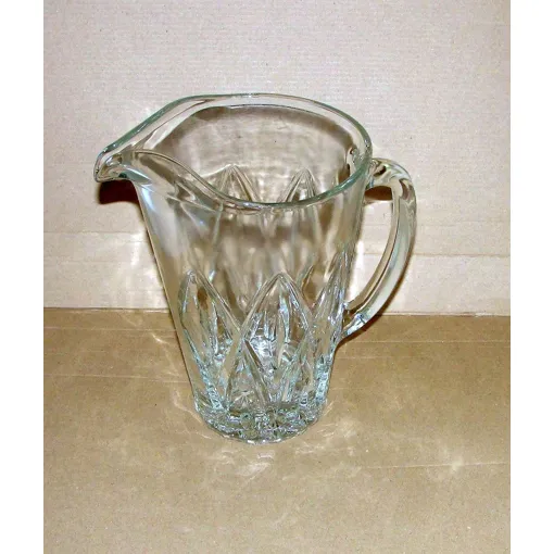 Carafe En Verre Soufflé Travaillé occasion reconditionné disponible sur Rakuten