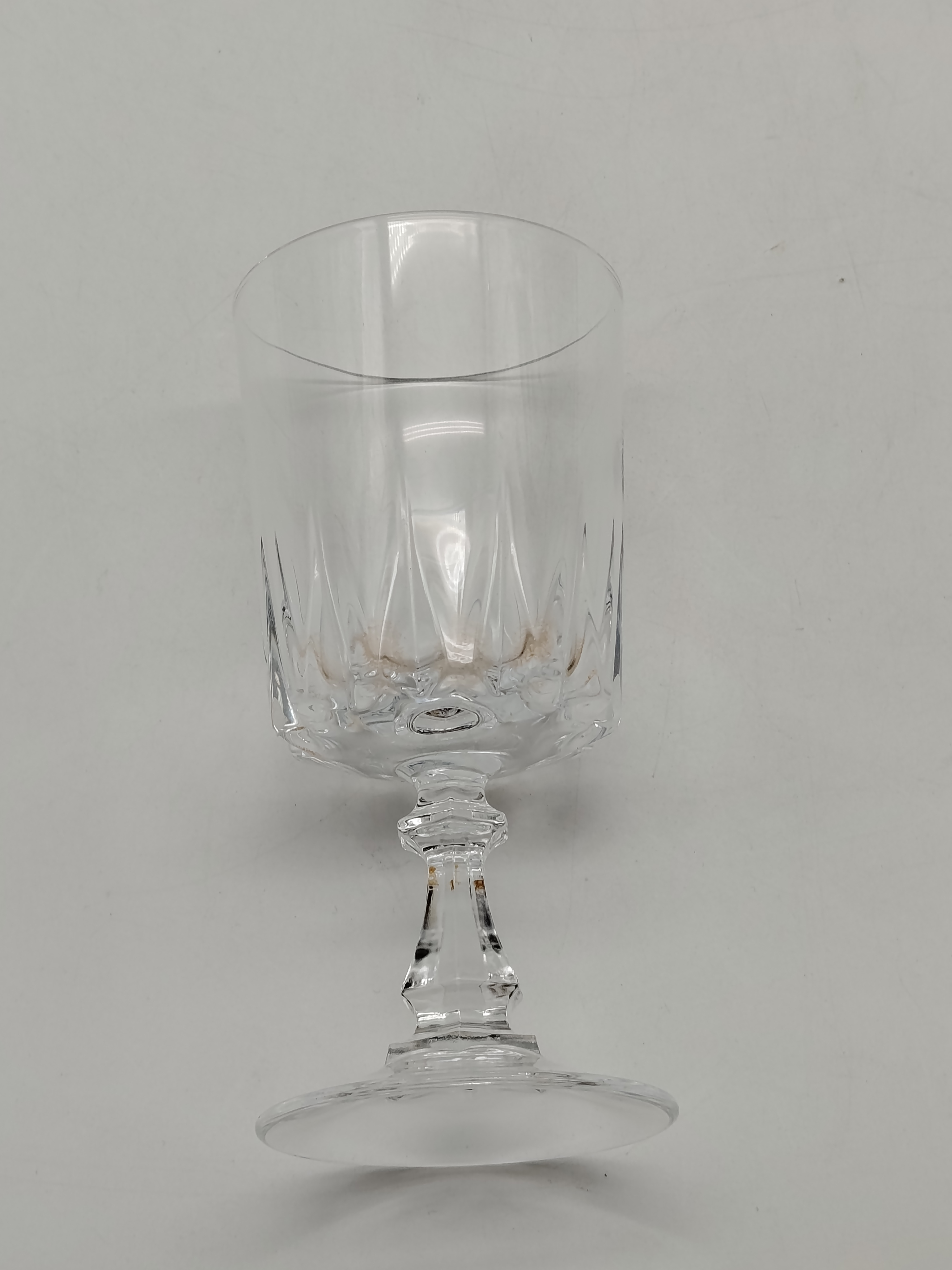 Voir photo 23 de Carafe galbée et long col en verre pressé moulé + 6 Verres à vin + 6 Verres à liqueur cristal d’Arques Carafe galbée et long col en verre pressé moulé + 6 Verres à vin + 6 Verres à liqueur cristal d’Arques Très bon état reconditionné photo 23
