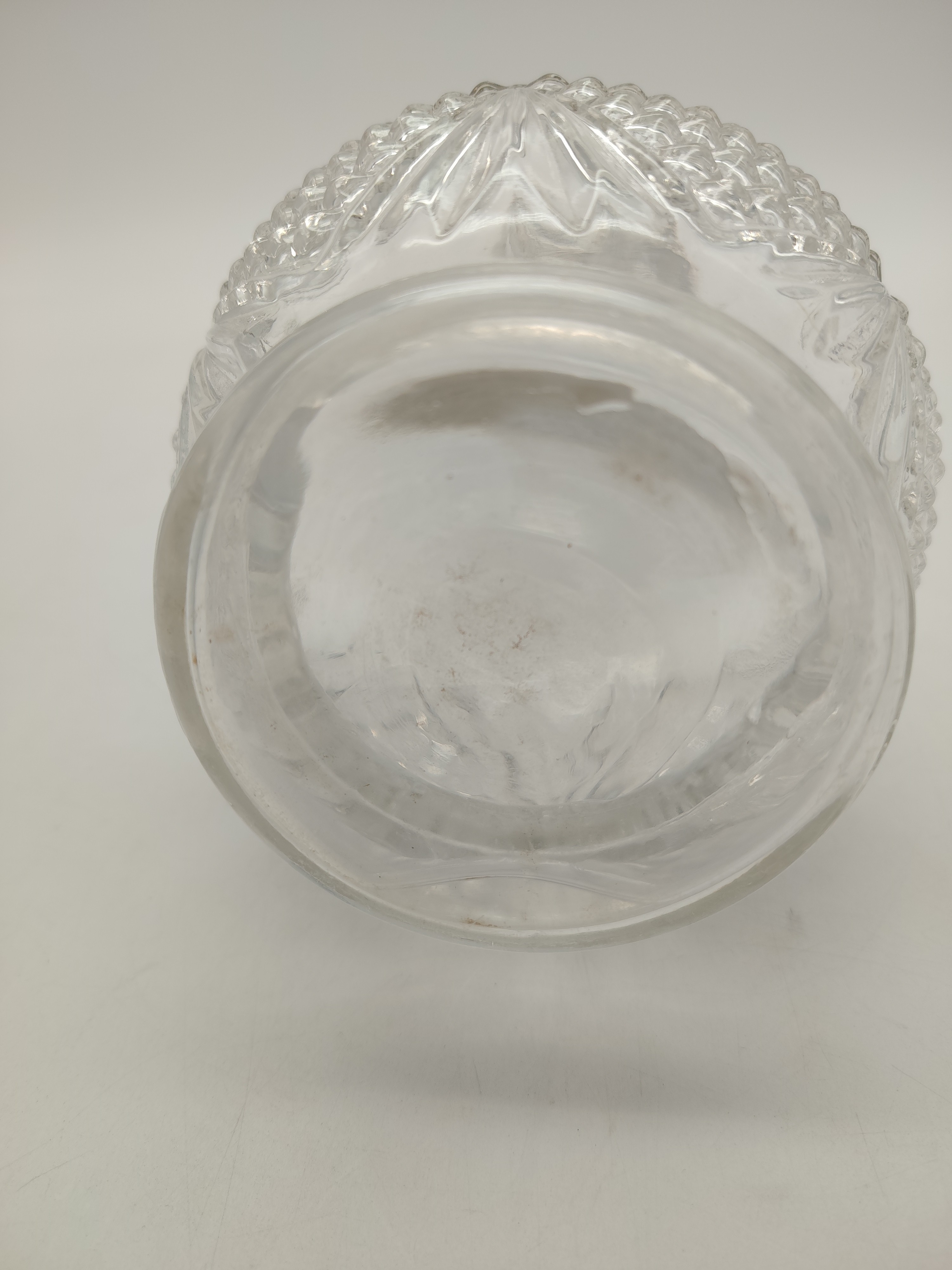 Voir photo 24 de Carafe galbée et long col en verre pressé moulé + 6 Verres à vin + 6 Verres à liqueur cristal d’Arques Carafe galbée et long col en verre pressé moulé + 6 Verres à vin + 6 Verres à liqueur cristal d’Arques Très bon état reconditionné photo 24