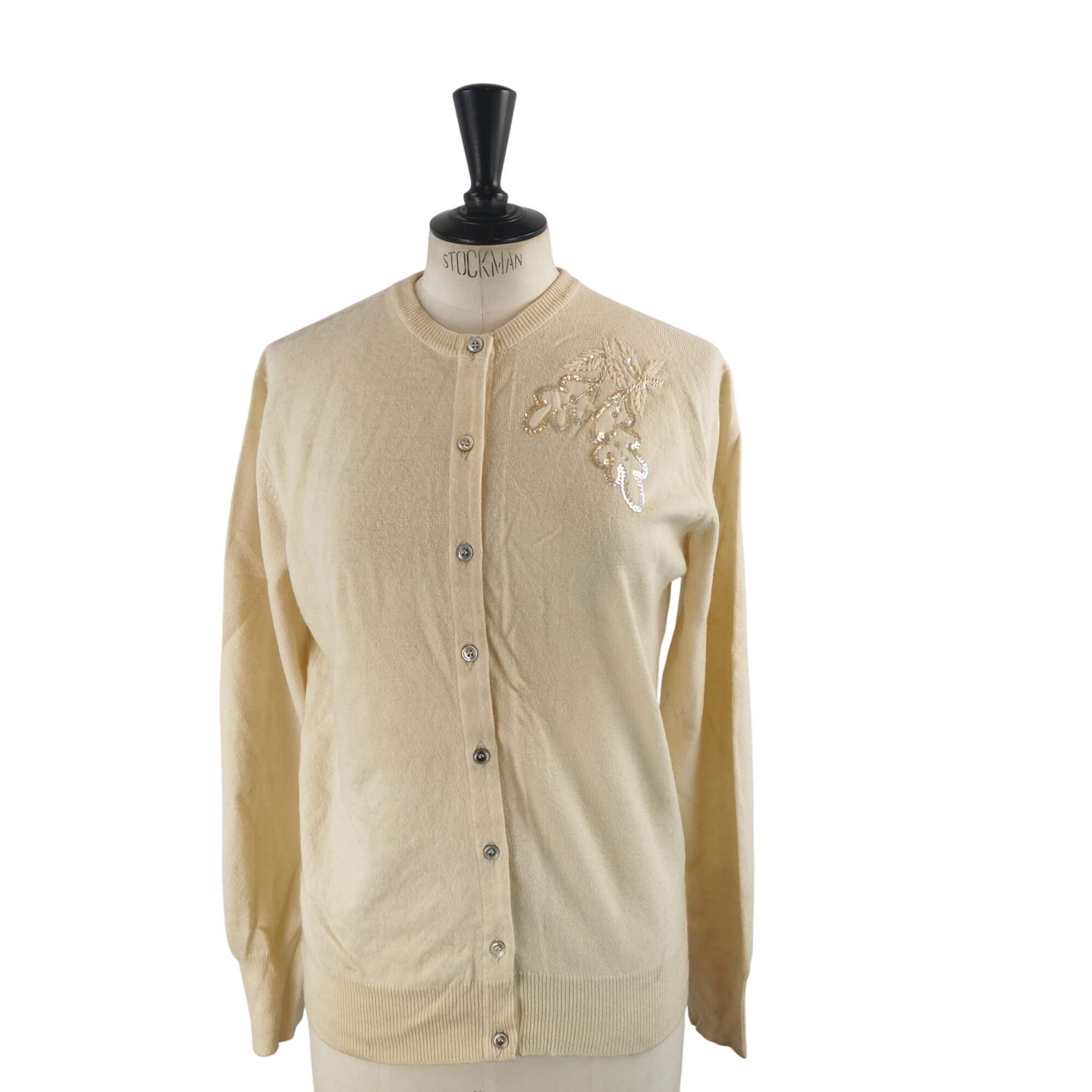 Acheter Cardigan Hisco 38 Ecru Motif Feuille en sequin Bon état - 10,00 € Cardigan Hisco 38 Ecru Motif Feuille en sequin Bon état reconditionné disponible sur Label Emmaüs