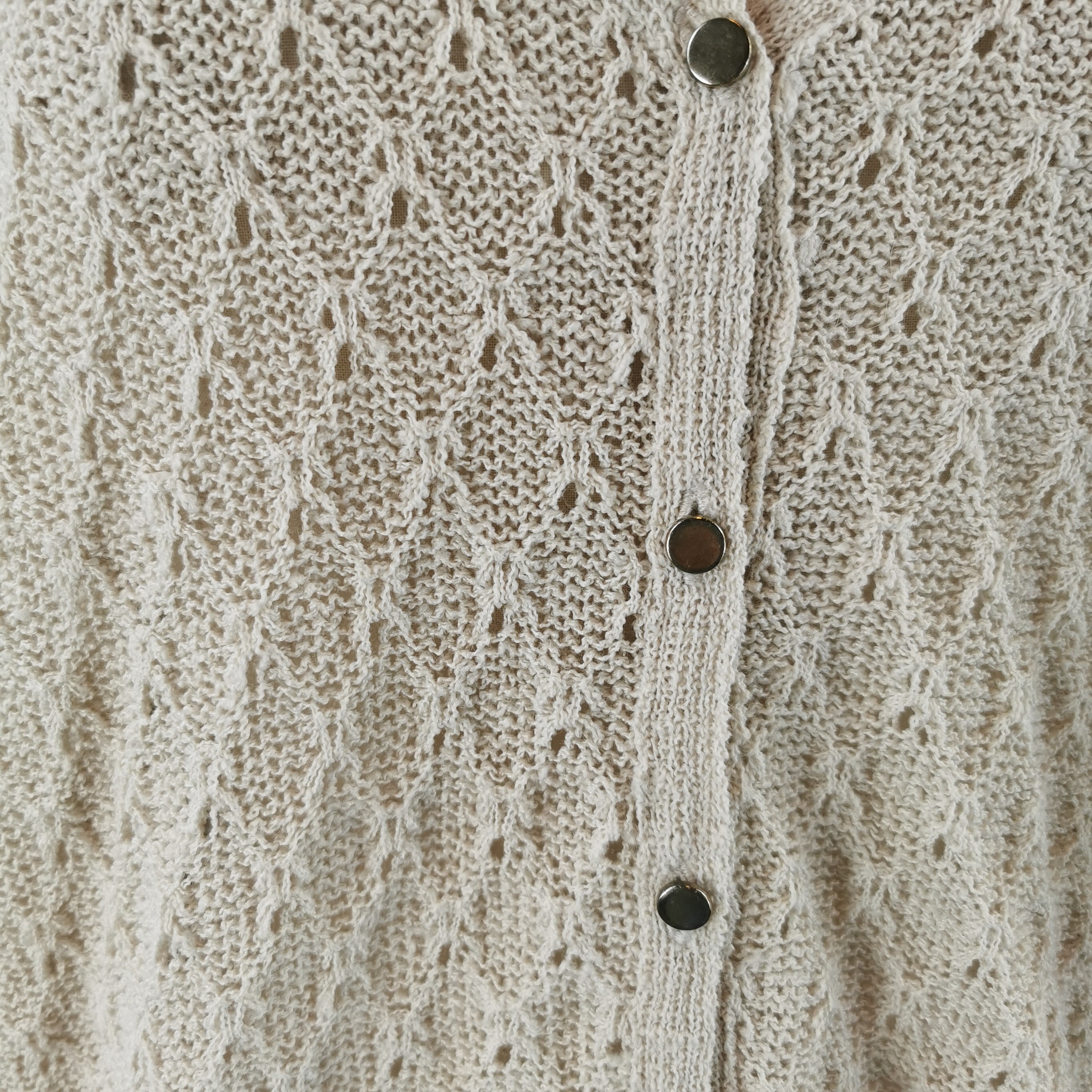 Voir photo 4 de Cardigan tricot beige TM (estimée) Cardigan tricot beige TM (estimée) Très bon état reconditionné photo 4