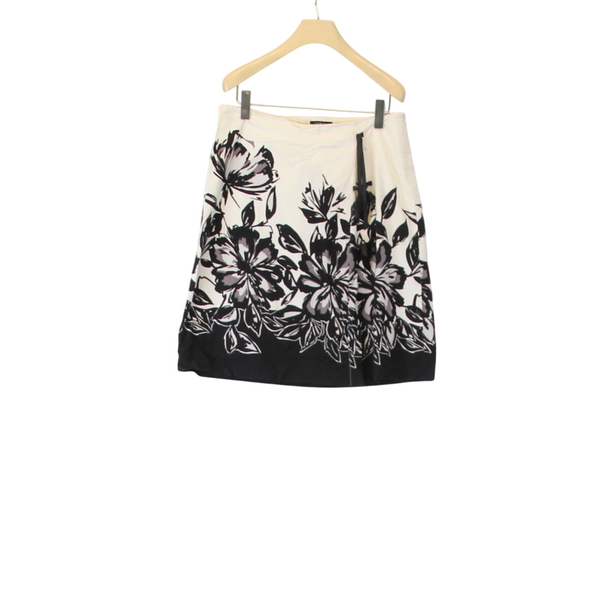 Caroll - jupe en coton - taille 44 Très bon état - 18,00 € Caroll - jupe en coton - taille 44 Très bon état reconditionné disponible sur Label Emmaüs