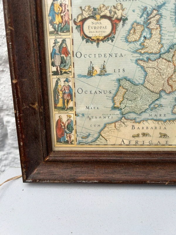 Voir photo 11 de Carte d’Europe ancienne encadrée bois, déco murale vintage géographique Carte d’Europe ancienne encadrée bois, déco murale vintage géographique Bon état reconditionné photo 11