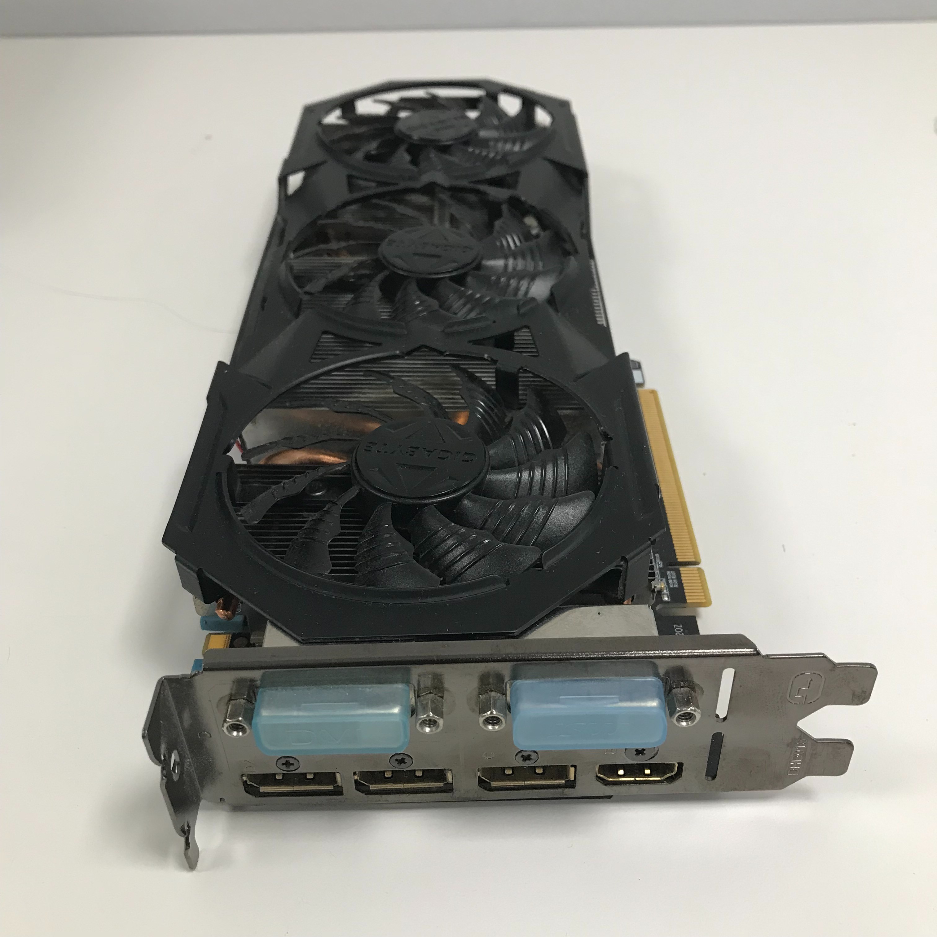 Voir photo 3 de Carte Graphique : Gigabyte GeForce GTX N970G1 GAMING 4GD Carte Graphique : Gigabyte GeForce GTX N970G1 GAMING 4GD Très bon état reconditionné photo 3