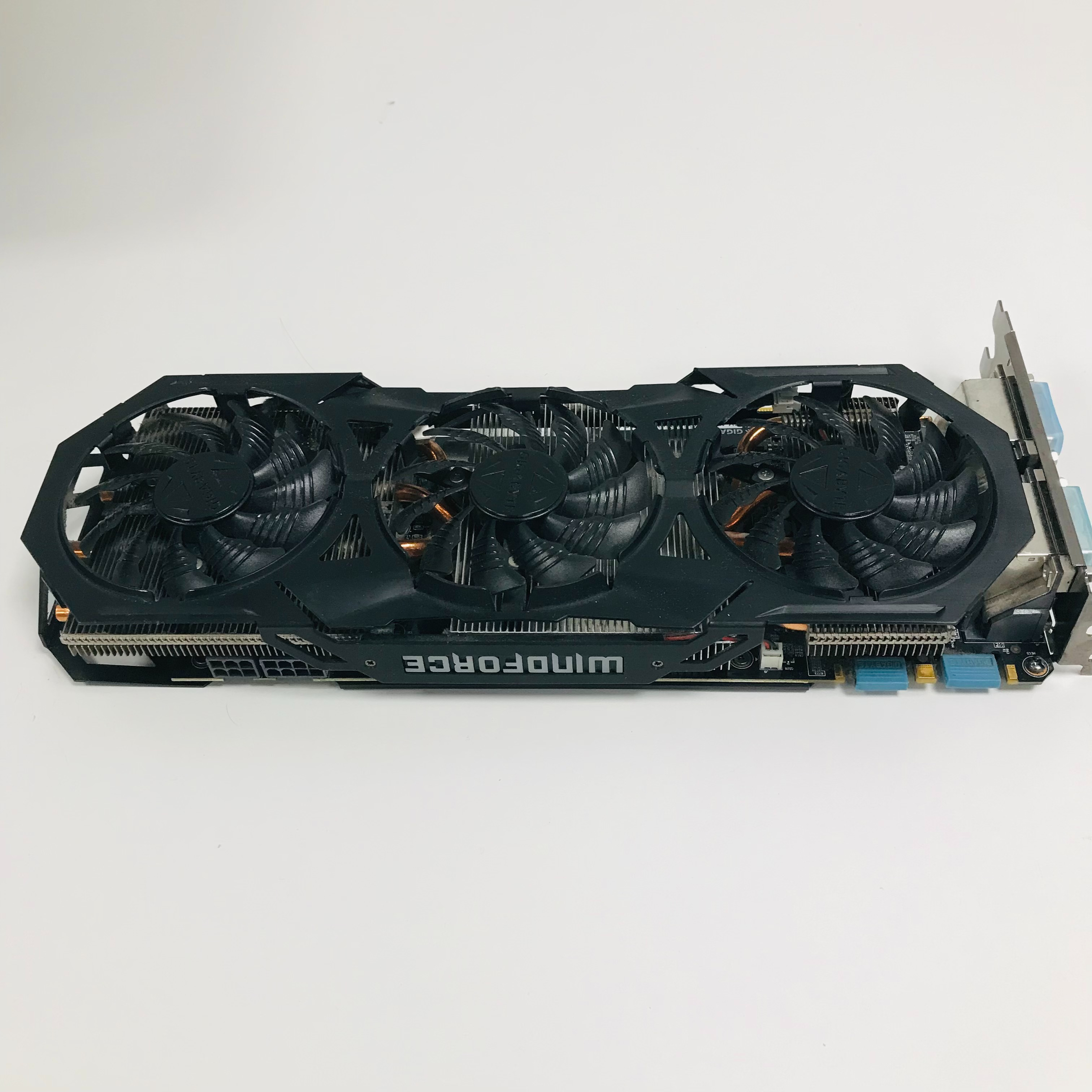 Voir photo 5 de Carte Graphique : Gigabyte GeForce GTX N970G1 GAMING 4GD Carte Graphique : Gigabyte GeForce GTX N970G1 GAMING 4GD Très bon état reconditionné photo 5