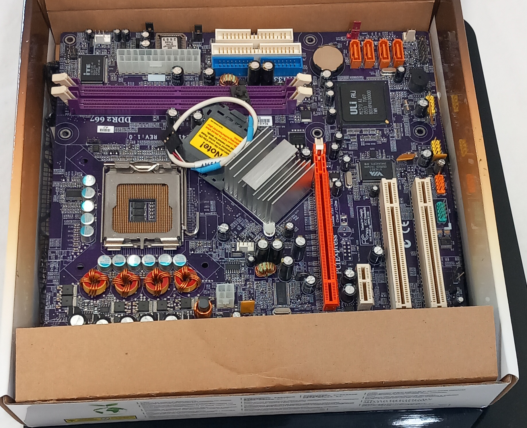 Voir photo 3 de Carte mère Gaming. Gigabyte | Dero Carte mère Gaming. Gigabyte Bon état reconditionné photo 3 | Dero