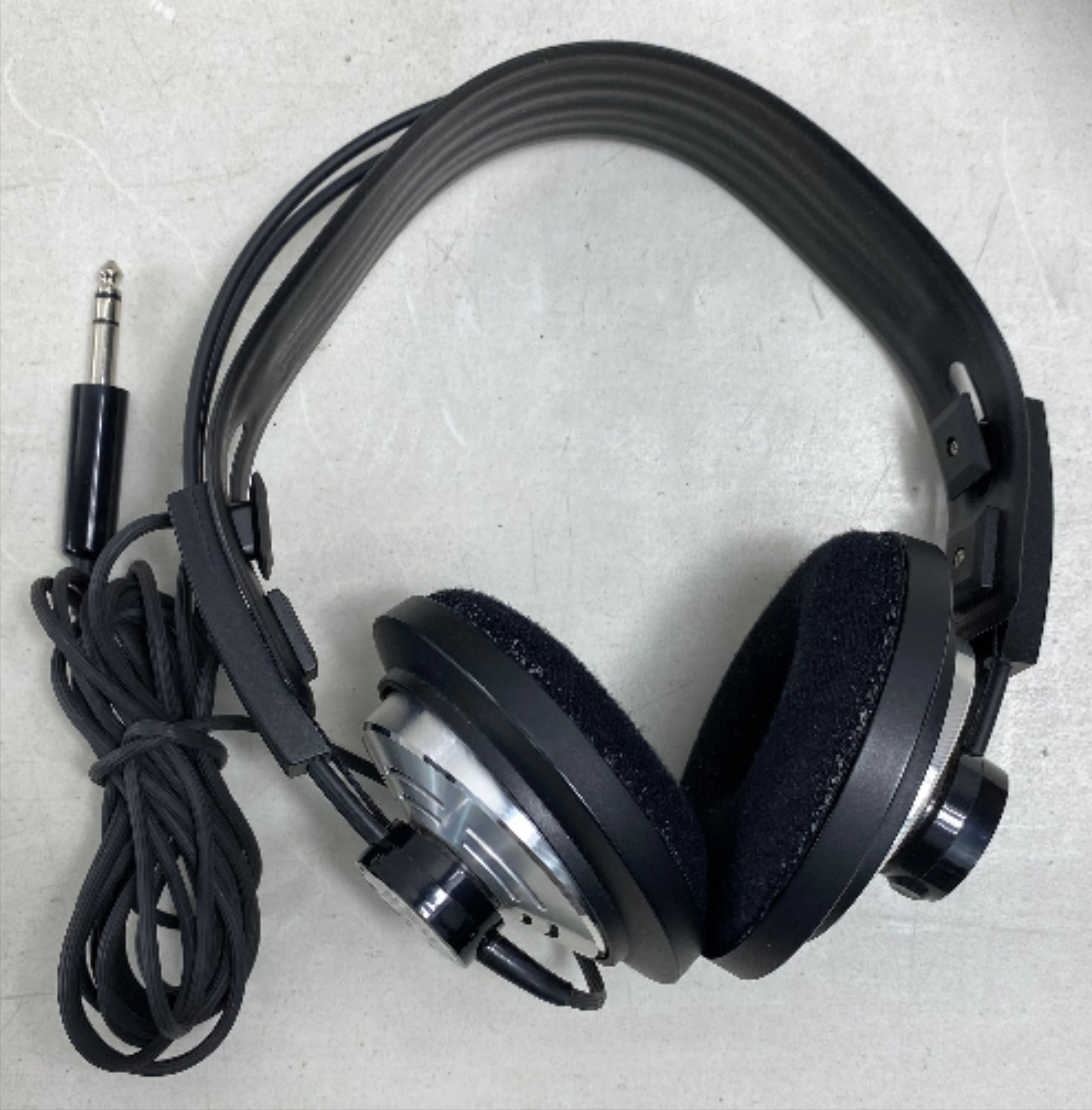 Voir photo 2 de Casque "AKG acoustics" K141 Casque "AKG acoustics" K141 Bon état reconditionné photo 2
