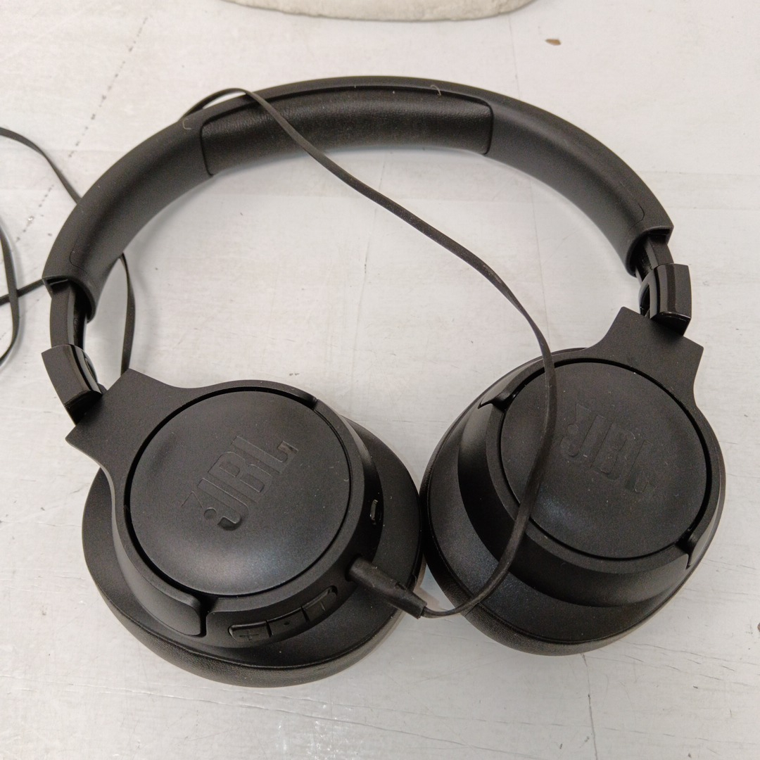 Voir photo 4 de Casque audio supra-auriculaire noir de la marque JBL | Dero Casque audio supra-auriculaire noir de la marque JBL Bon état reconditionné photo 4 | Dero
