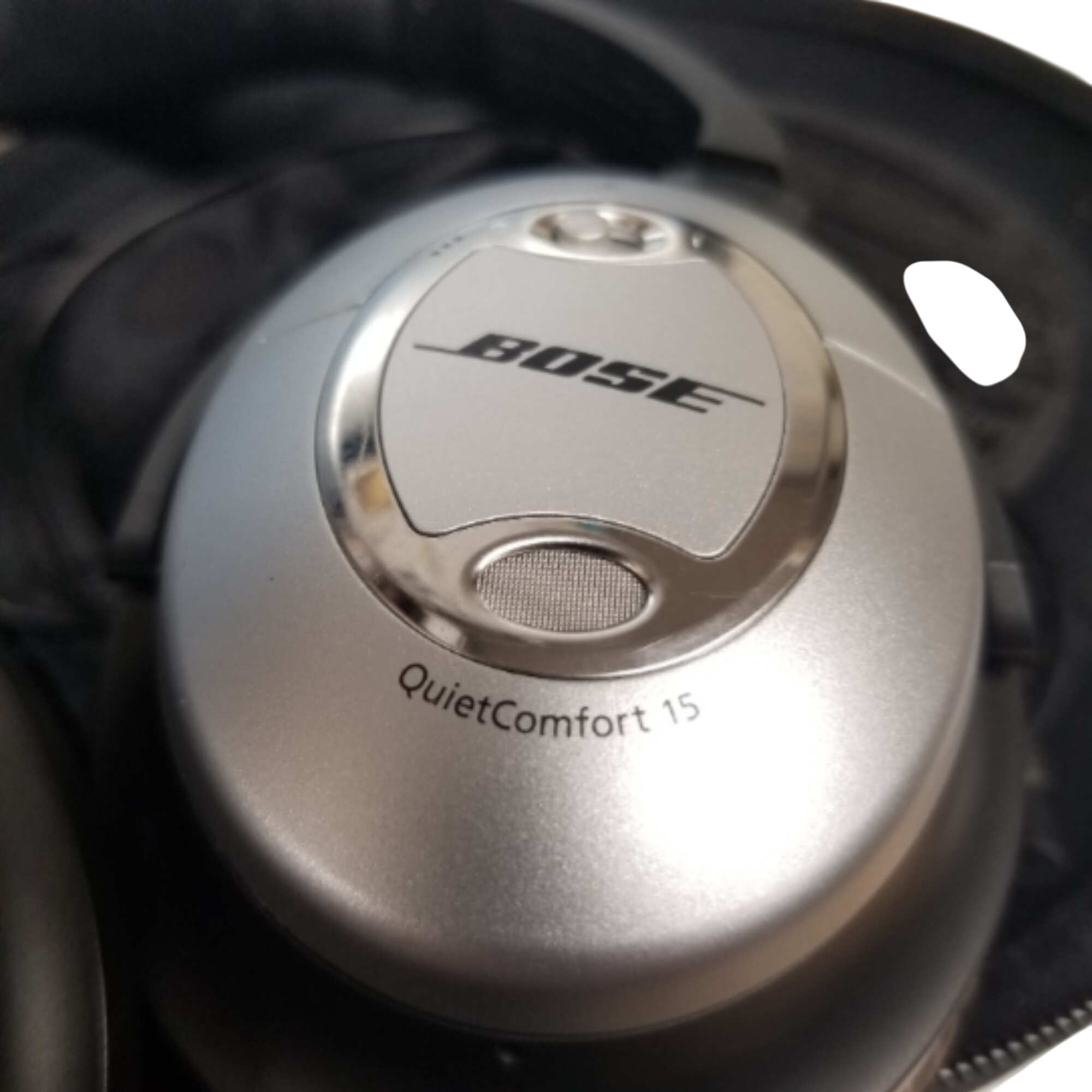 Casque Bose "noise cancelling" quiet confort 15 Très bon état - 70,00 € Casque Bose "noise cancelling" quiet confort 15 Très bon état reconditionné disponible sur Label Emmaüs