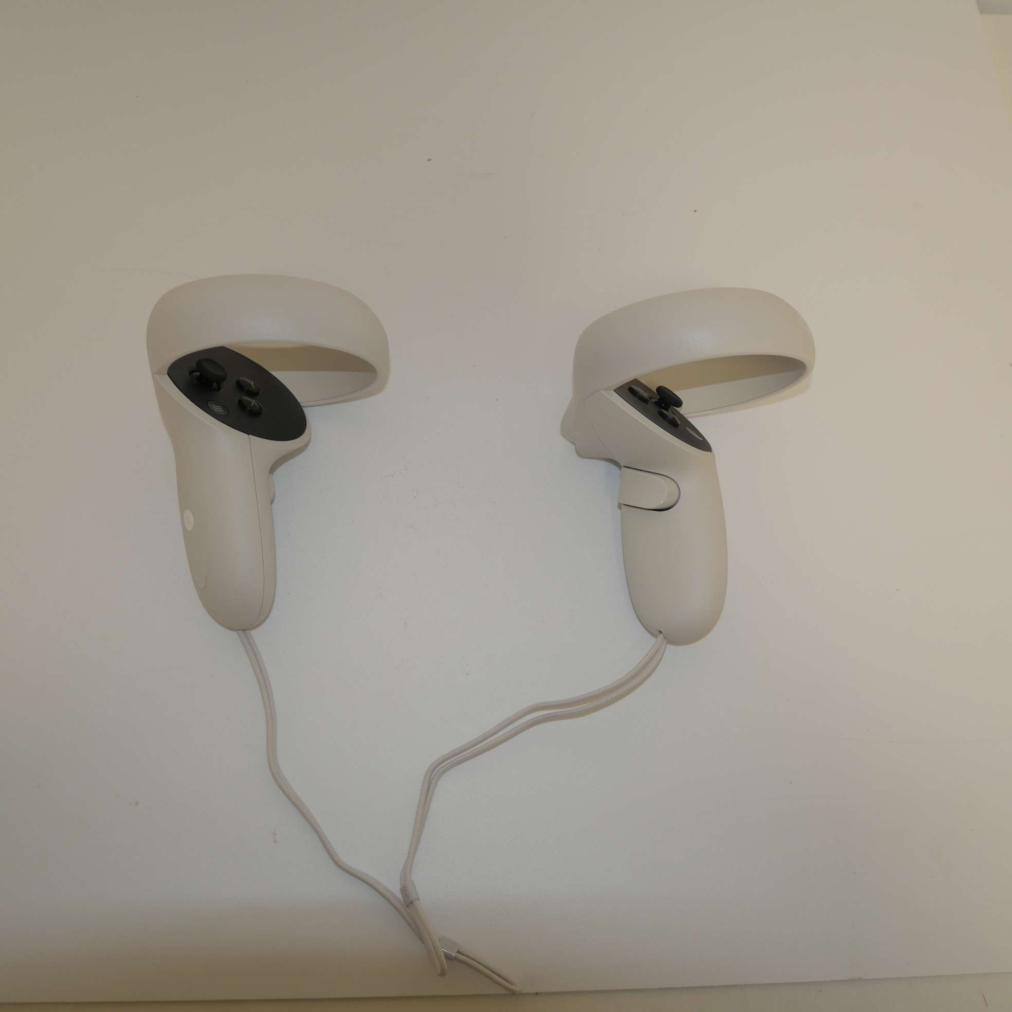 Voir photo 8 de Casque de réalité virtuelle autonome Oculus Quest 2 Blanc -256GB Casque de réalité virtuelle autonome Oculus Quest 2 Blanc -256GB Très bon état reconditionné photo 8