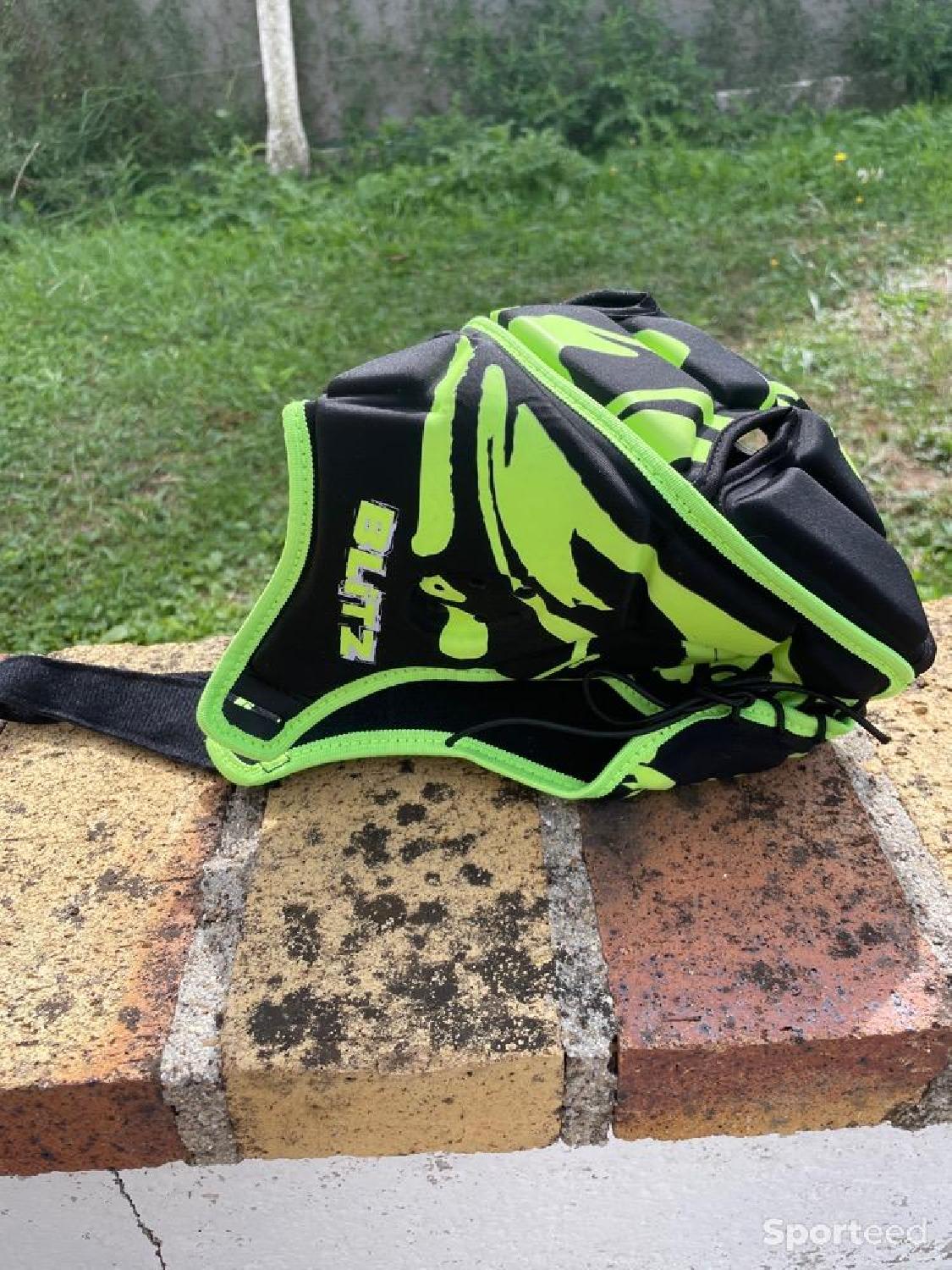 Acheter Casque de rugby Gilbert Comme neuf (c'est déjà la condition standard) - 15,00 € Casque de rugby Gilbert Comme neuf (c'est déjà la condition standard) N/A reconditionné disponible sur Sporteed
