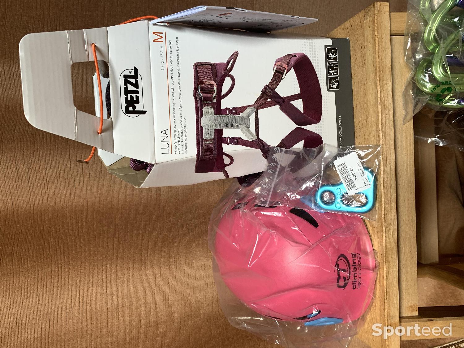 `Casque escalade femme NEUF Comme neuf (c'est déjà la condition standard) reconditionné disponible sur Sporteed