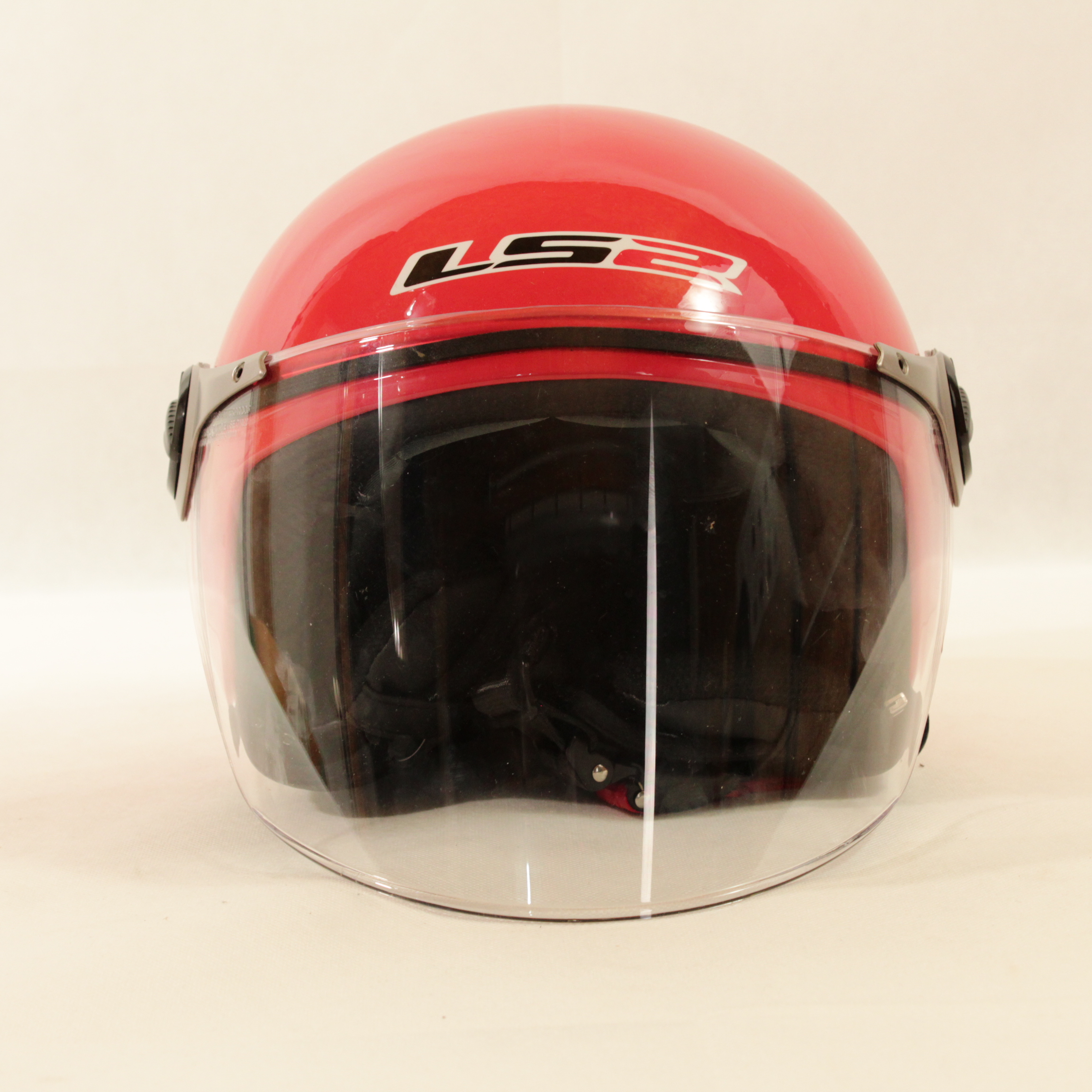 CASQUE MOTO ENFANT LS2 État correct - 17,50 € CASQUE MOTO ENFANT LS2 État correct reconditionné disponible sur Label Emmaüs