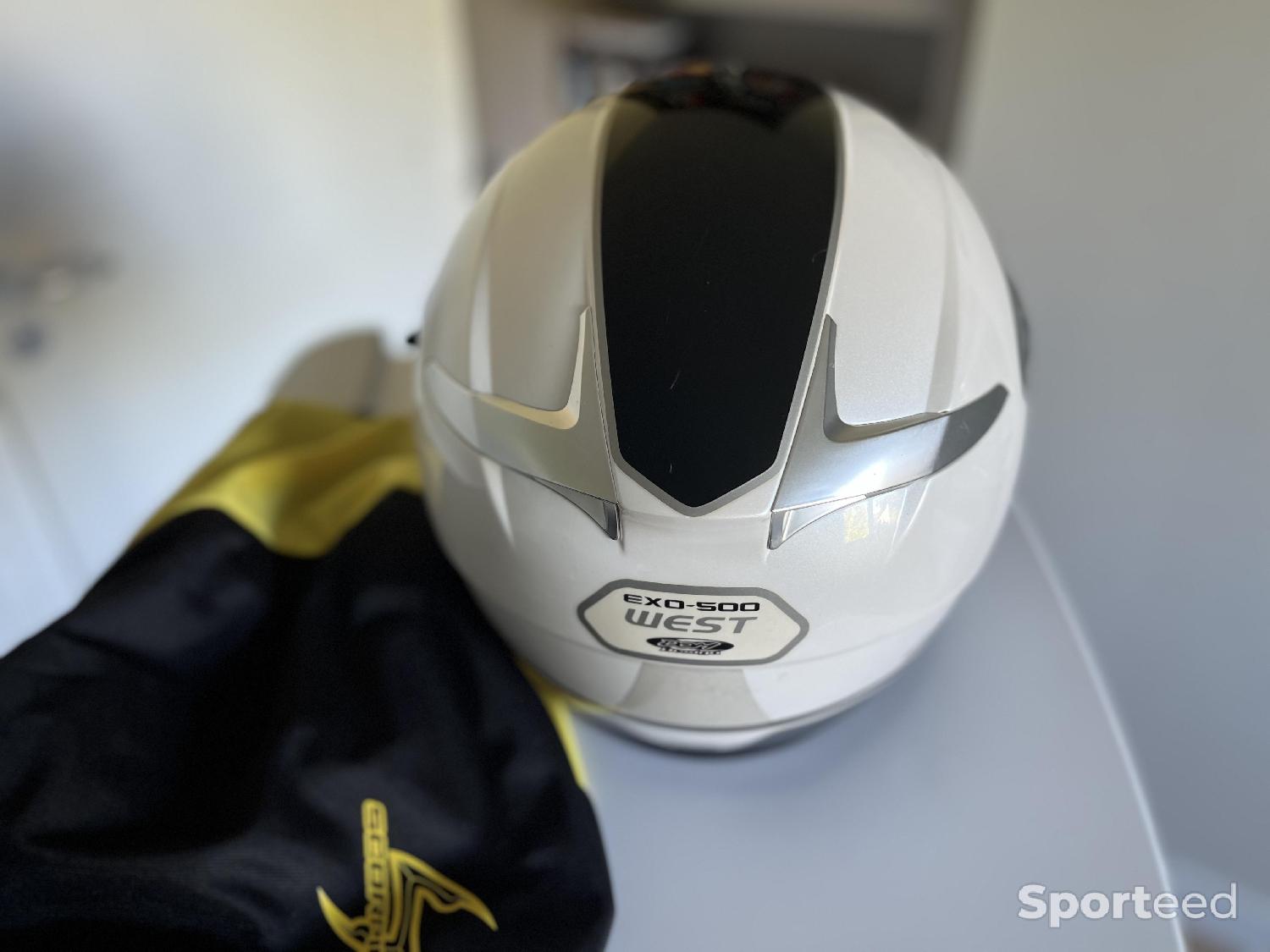 Casque moto femme SCORPION Très bon état - 40,00 € Casque moto femme SCORPION Très bon état N/A (Scorpion n'est pas une marque connue reconditionné disponible sur Sporteed