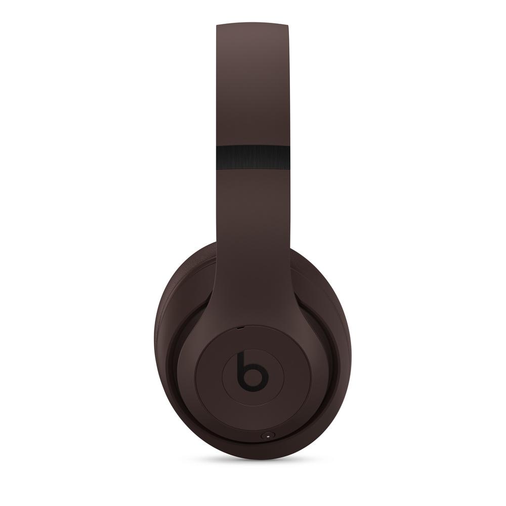 Voir photo 2 de Casque réducteur de bruit sans fil avec micro Beats Studio Pro - Marron | Dero Casque réducteur de bruit sans fil avec micro Beats Studio Pro - Marron Reconditionné Beats reconditionné photo 2 | Dero